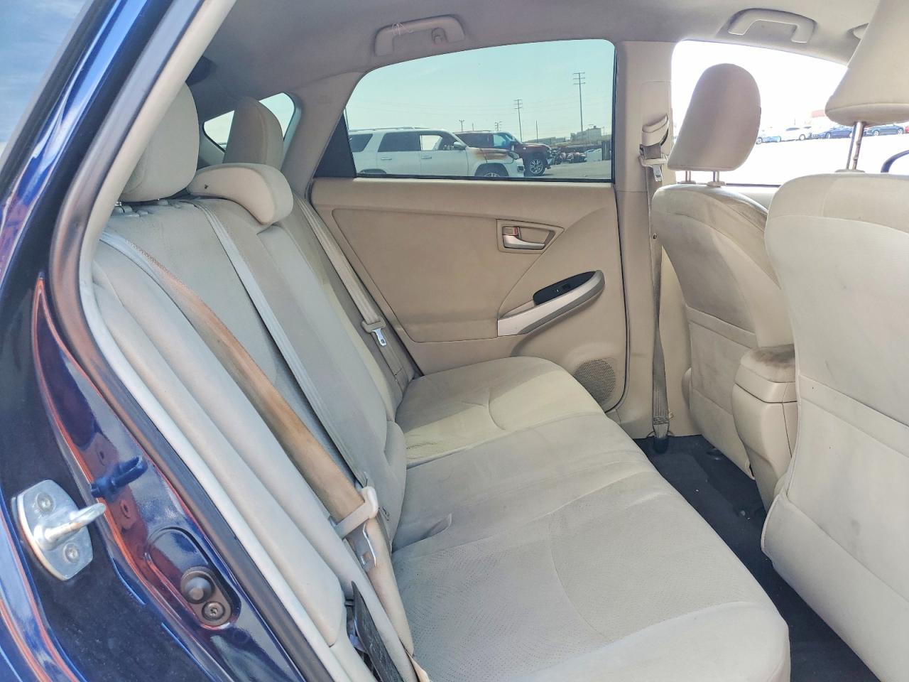2013 TOYOTA PRIUS TWO photo 28