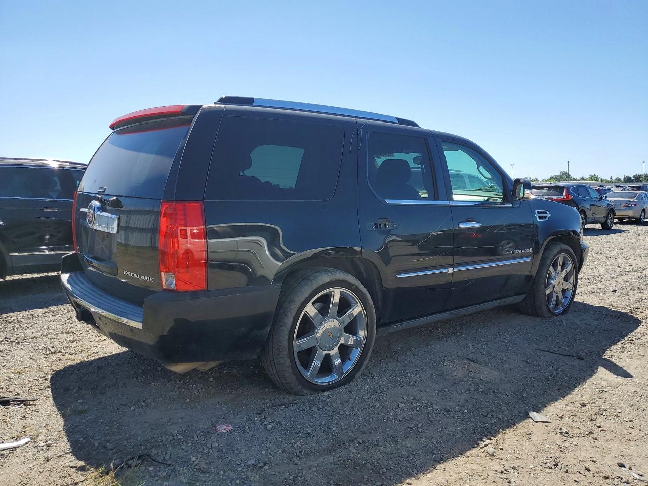 2008 CADILLAC ESCALADE LUXURY photo 3