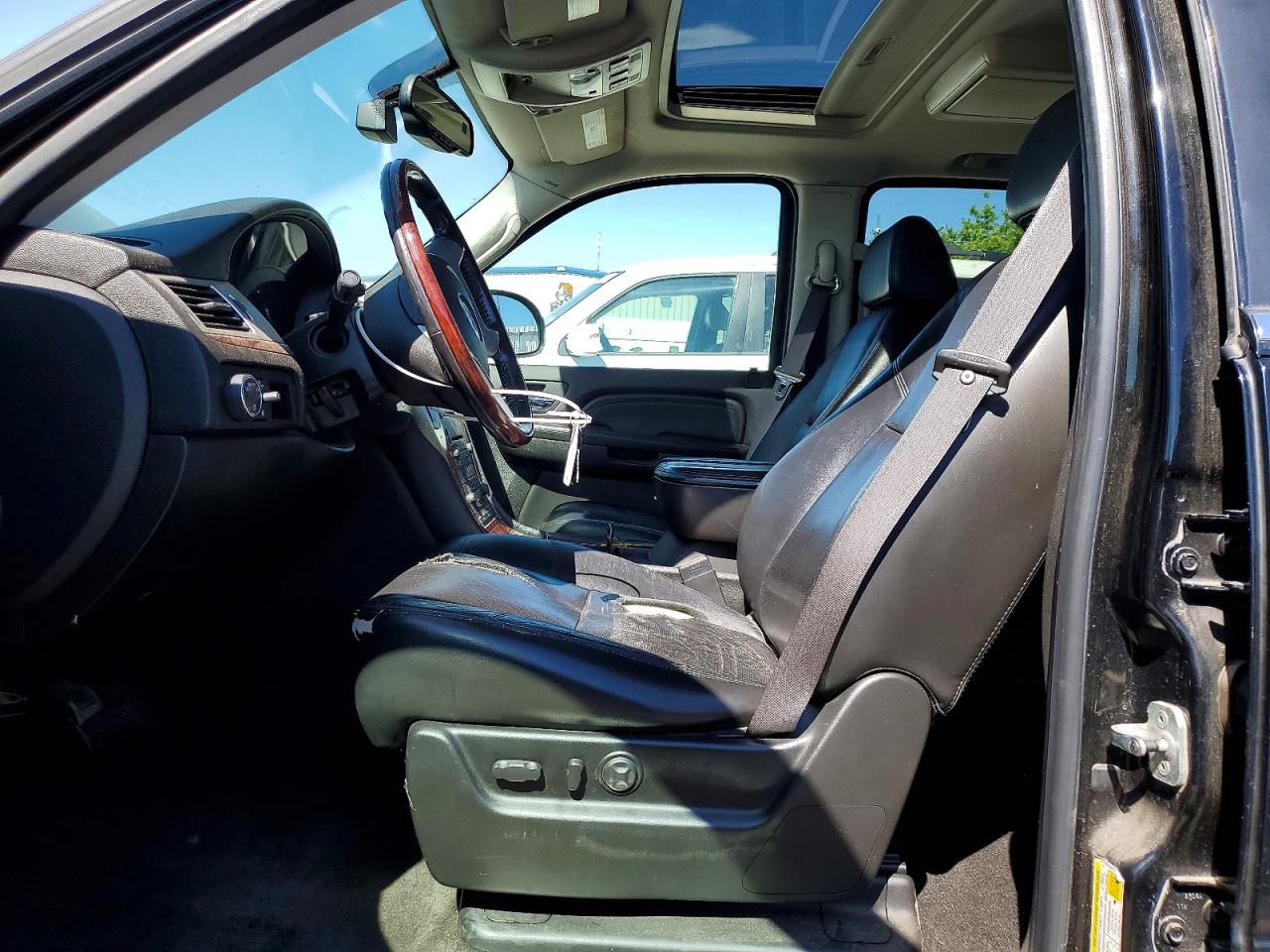 2008 CADILLAC ESCALADE LUXURY photo 7