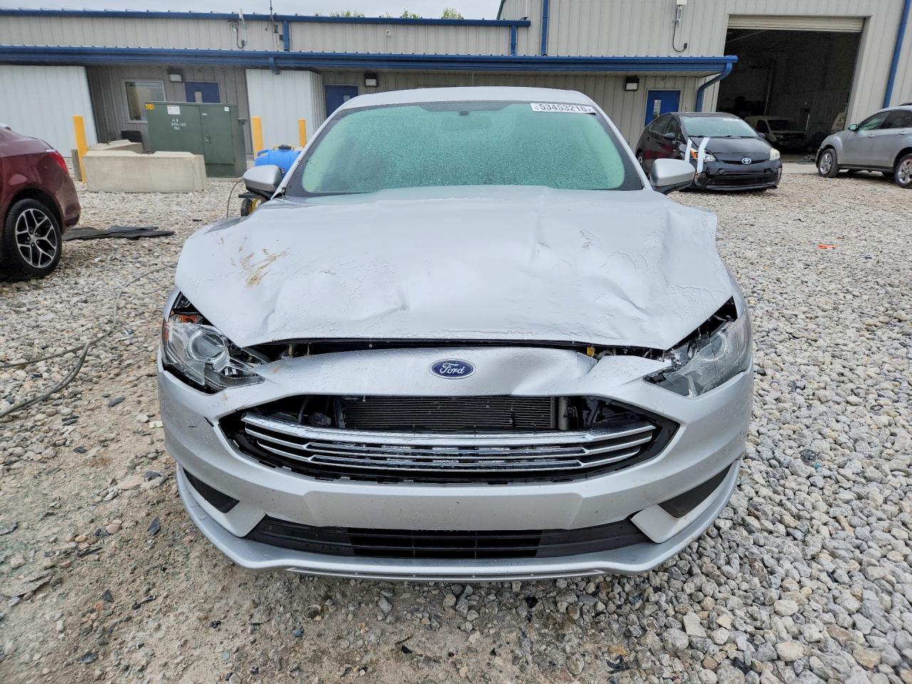 2017 FORD FUSION SE photo 9