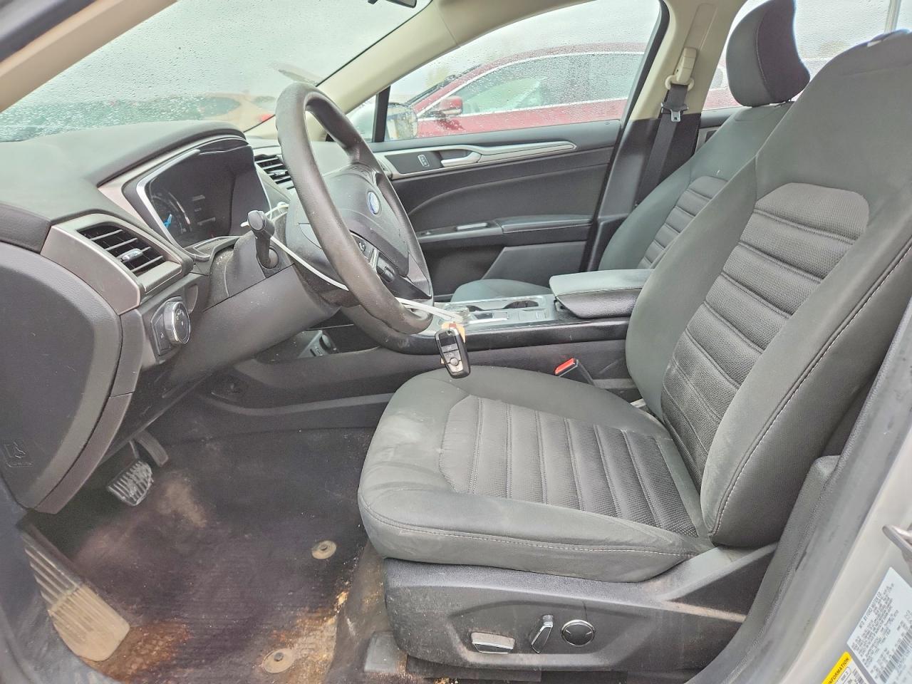 2017 FORD FUSION SE photo 13