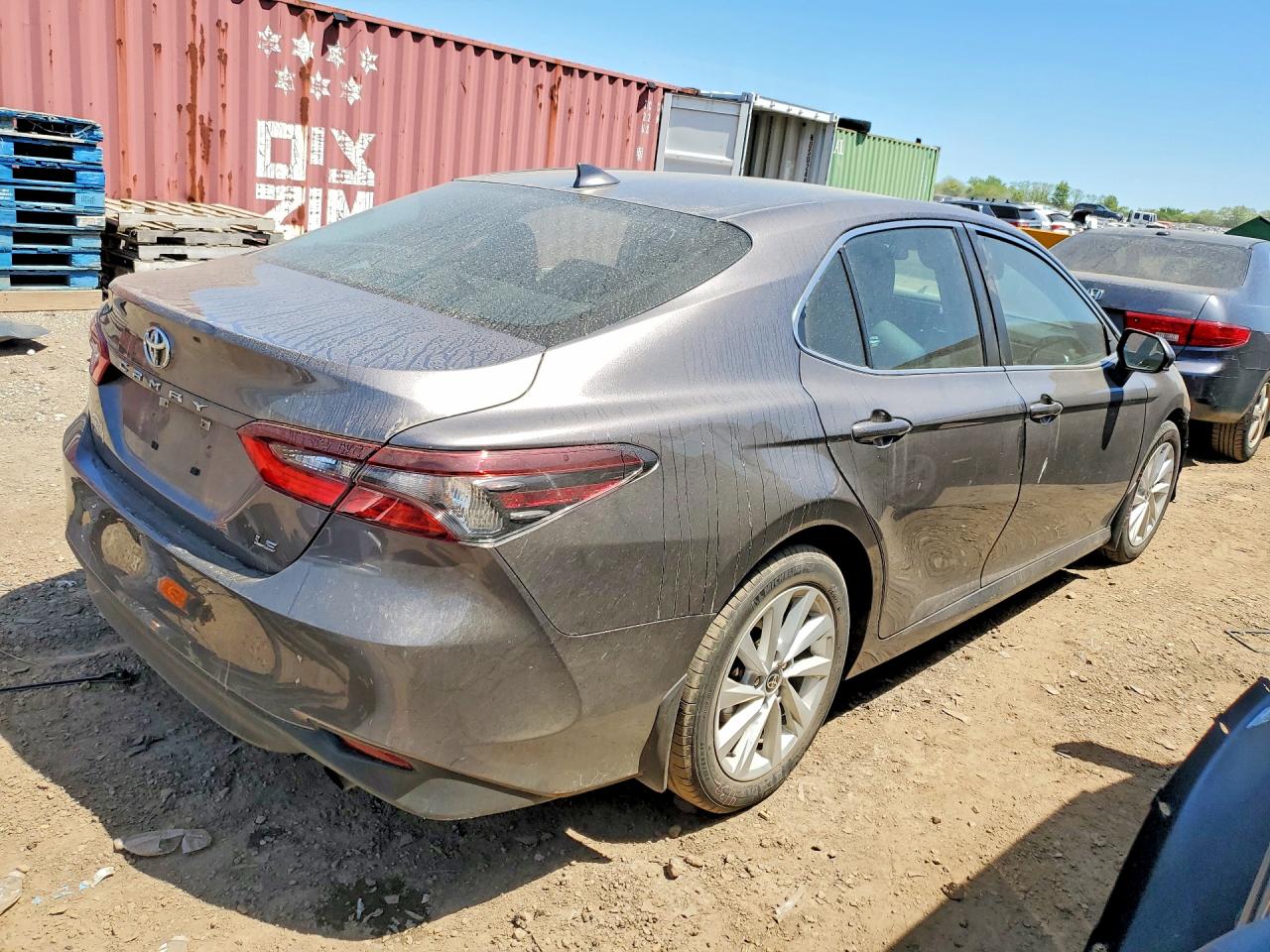 2022 TOYOTA CAMRY LE photo 5