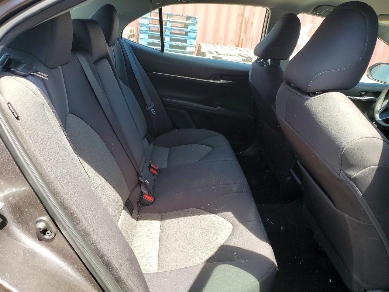 2022 TOYOTA CAMRY LE photo 19