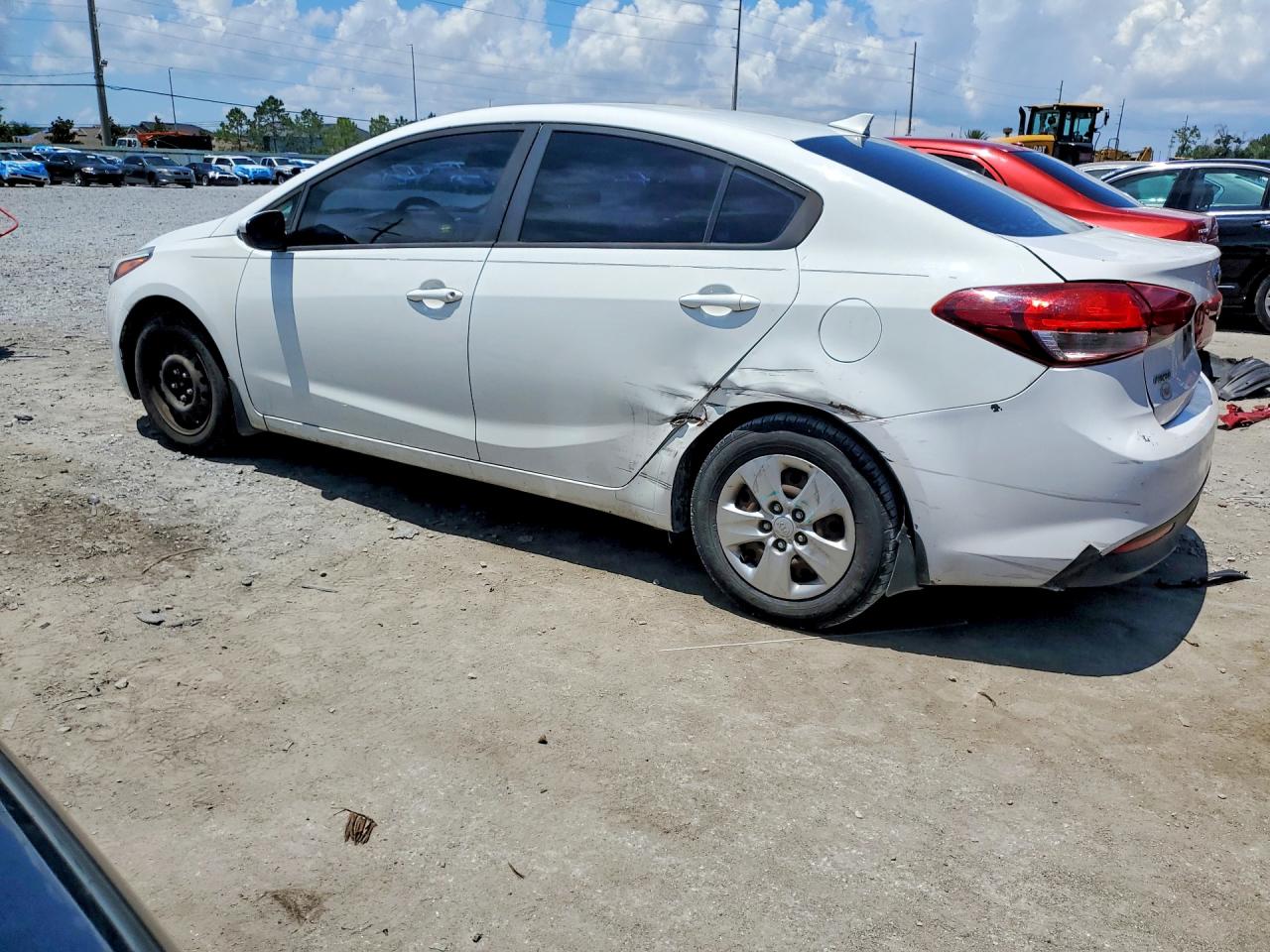 2017 KIA FORTE LX photo 3