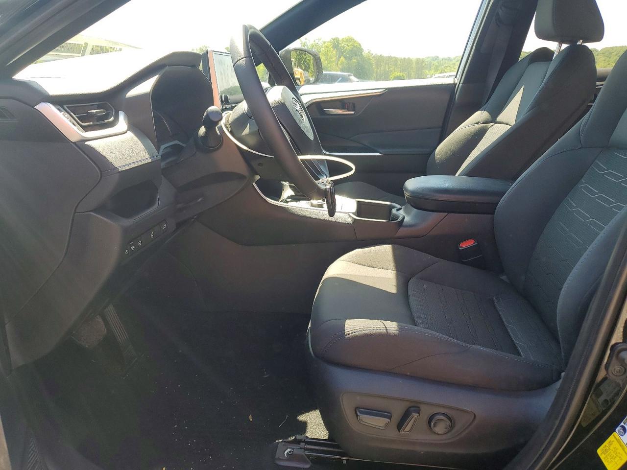 2024 TOYOTA RAV4 SE photo 19