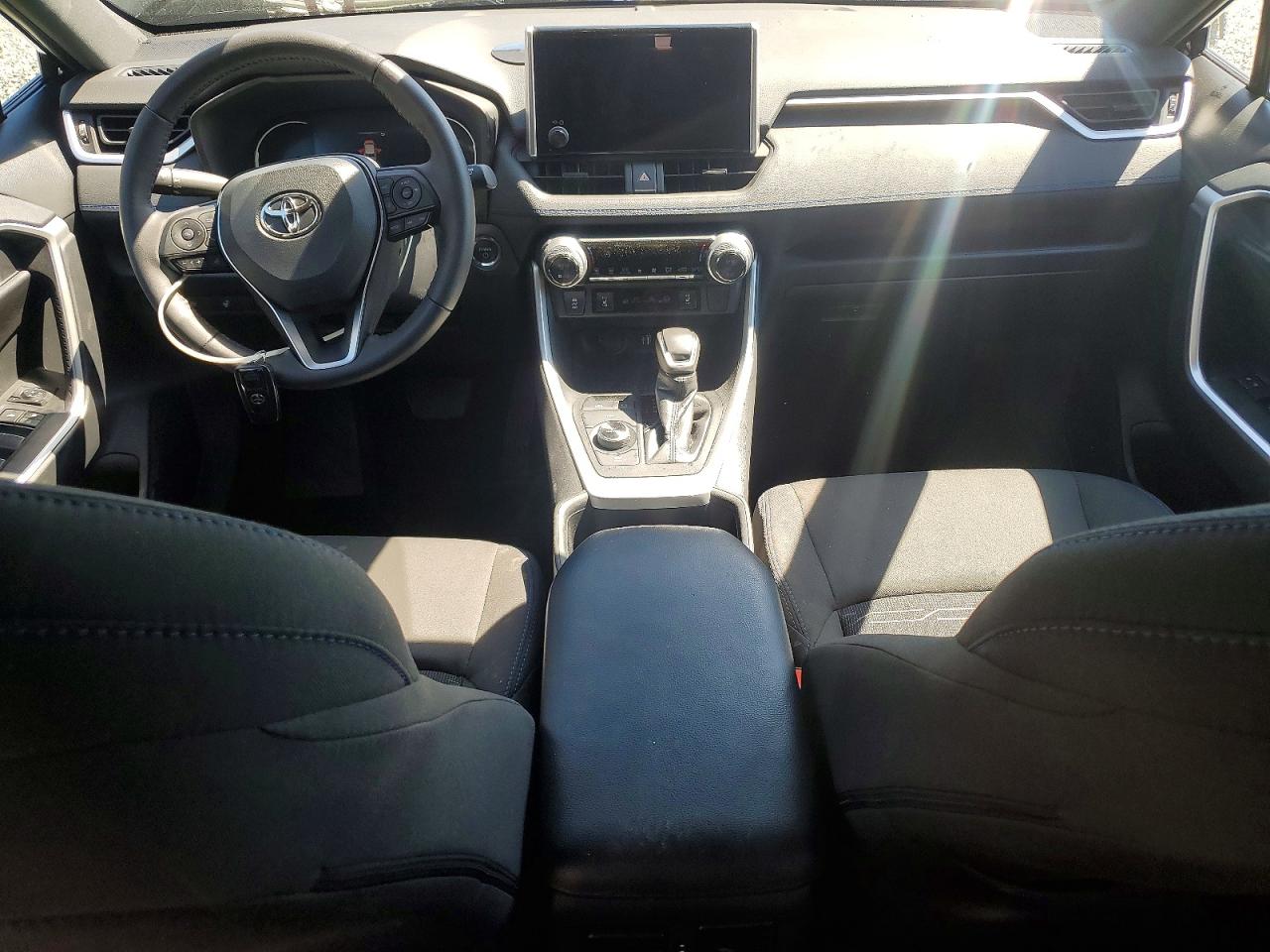 2024 TOYOTA RAV4 SE photo 22