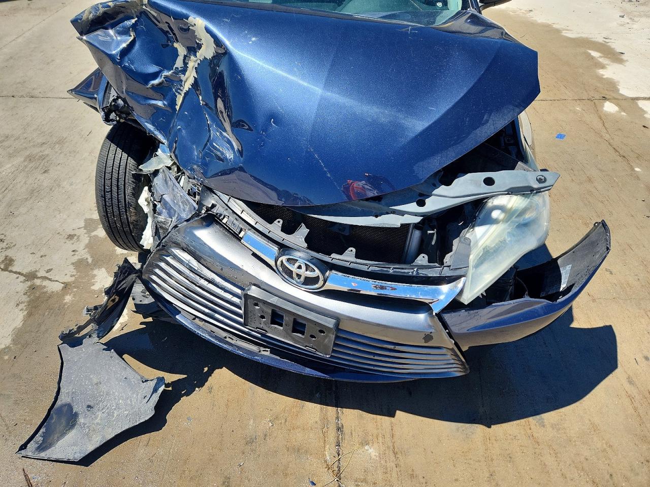 2016 TOYOTA CAMRY LE photo 31