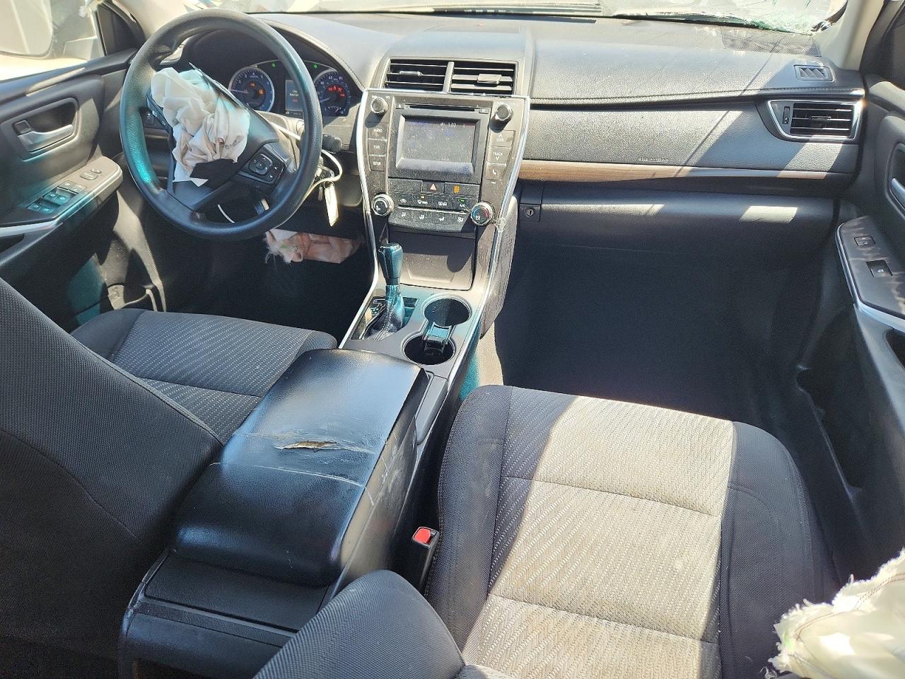 2016 TOYOTA CAMRY LE photo 22