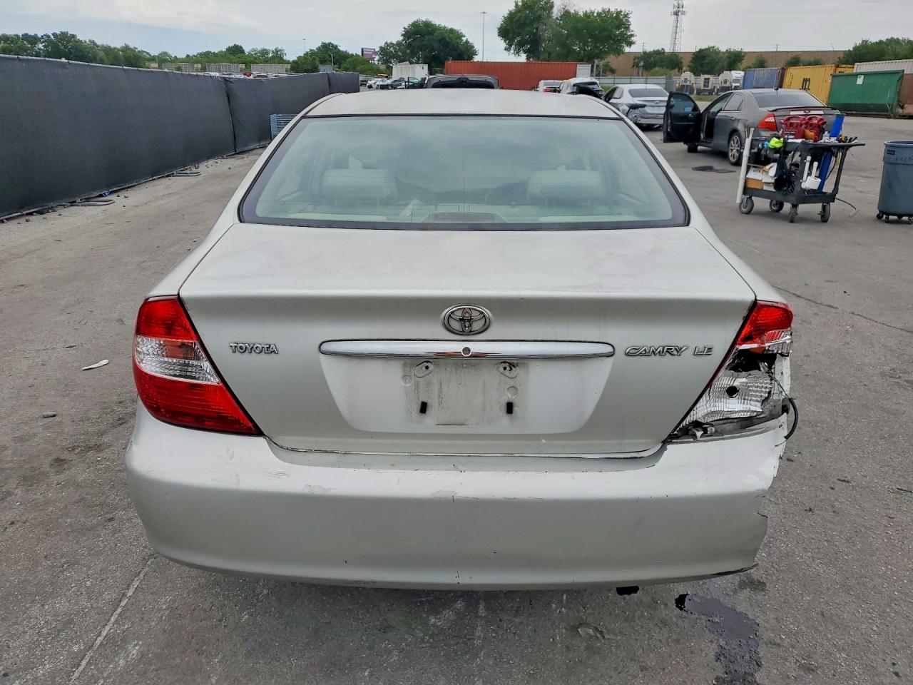 2002 TOYOTA CAMRY LE photo 6