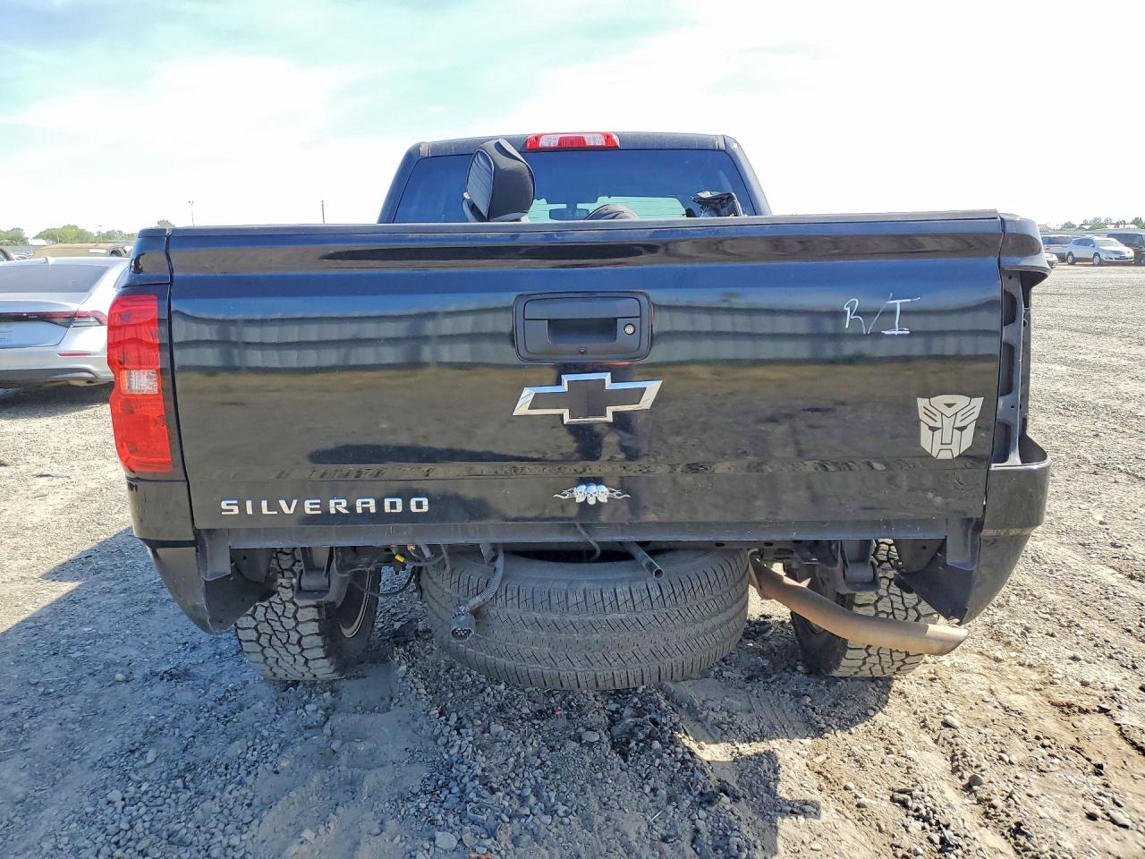 2018 CHEVROLET SILVERADO C1500 CUSTOM photo 11