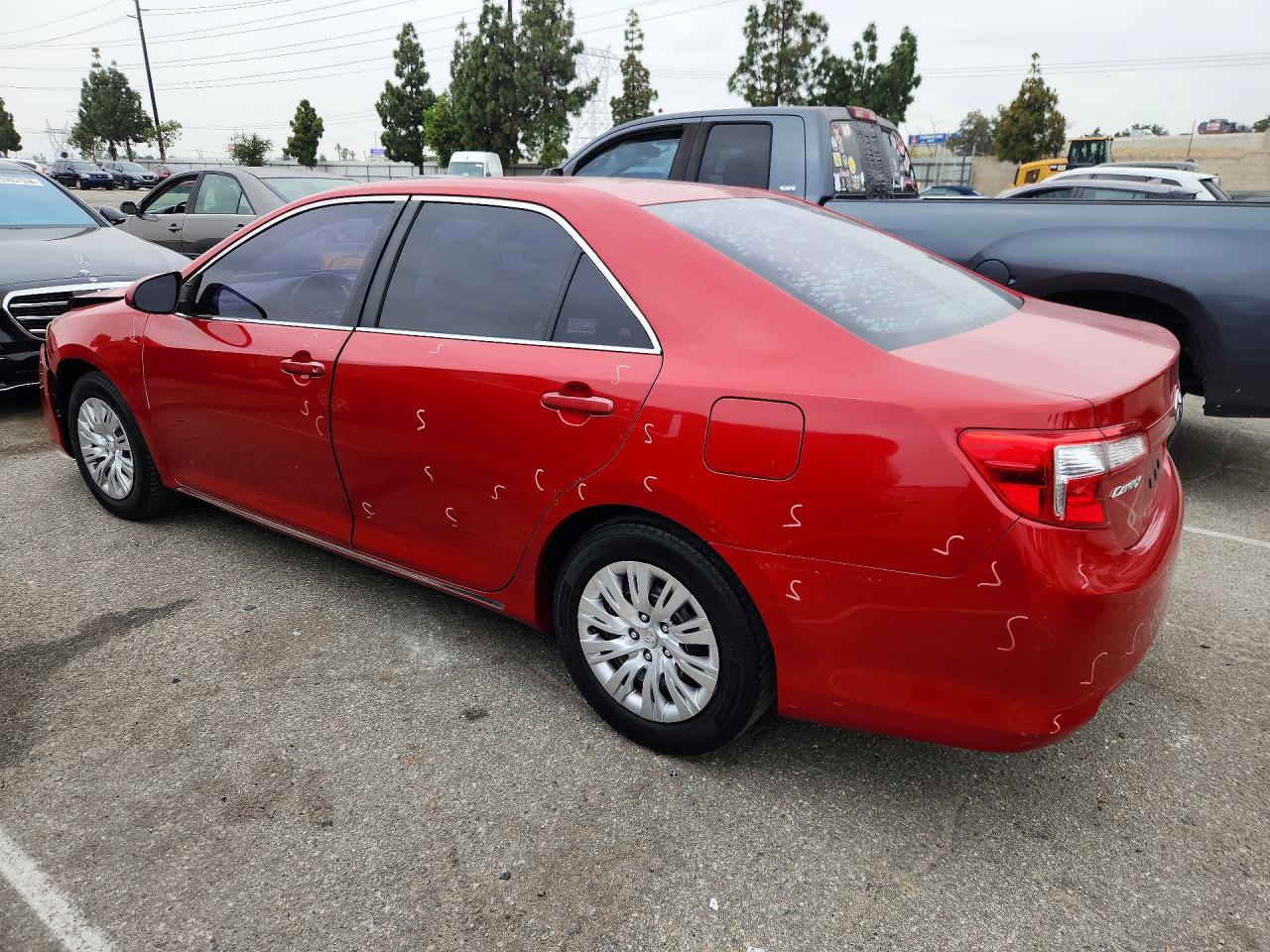 2012 TOYOTA CAMRY LE photo 3