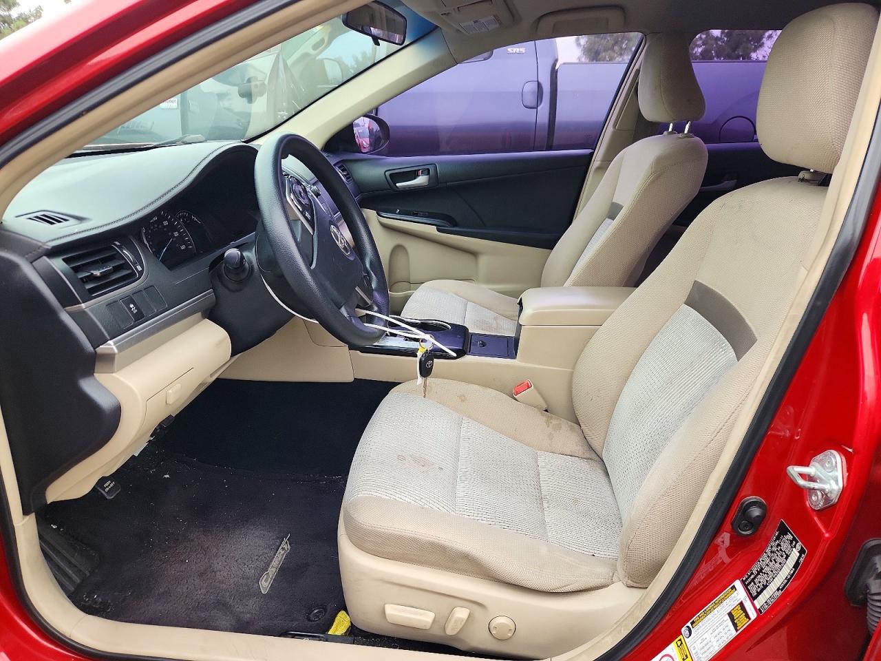 2012 TOYOTA CAMRY LE photo 13