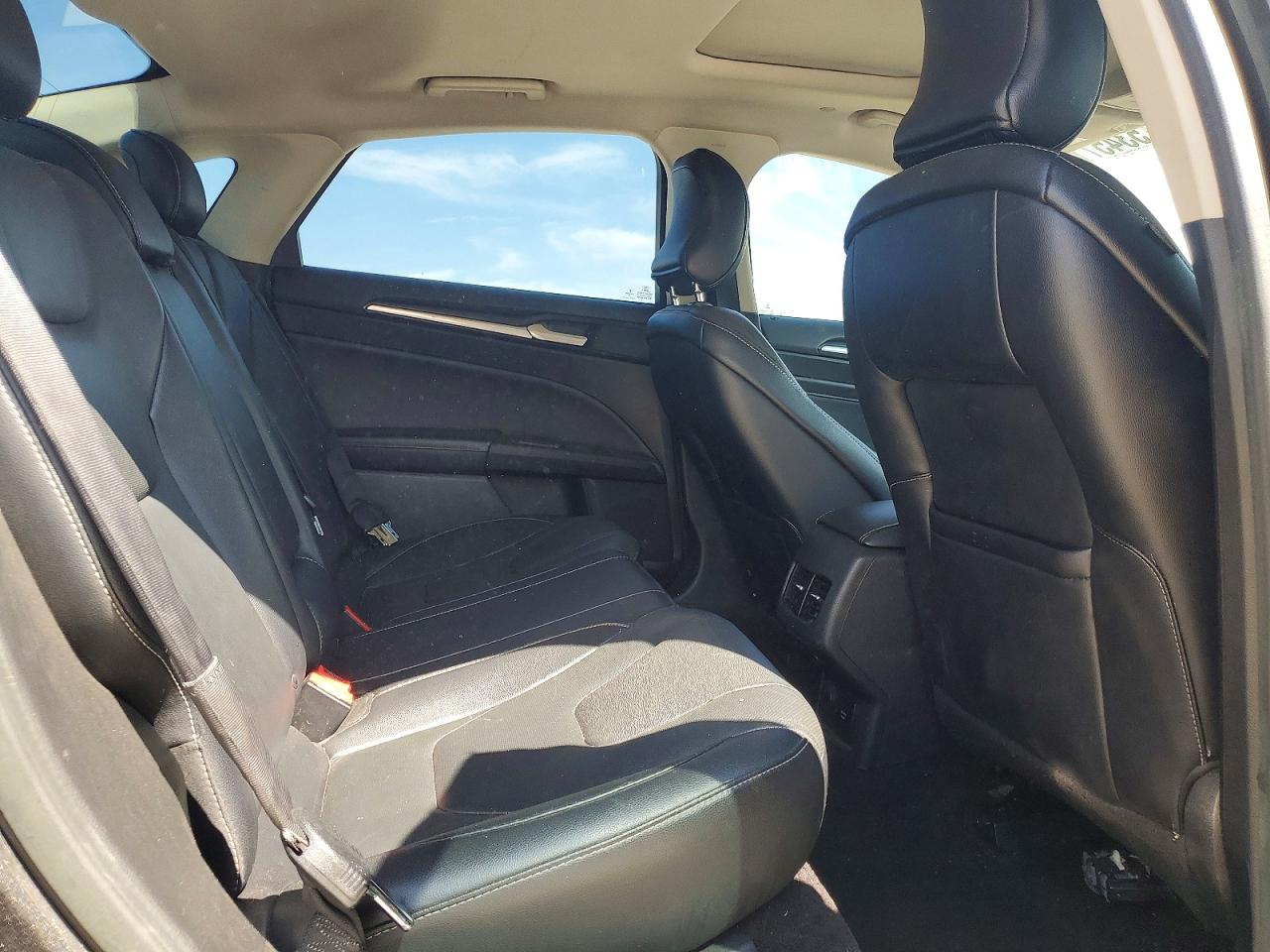2017 FORD FUSION TITANIUM PHEV photo 28