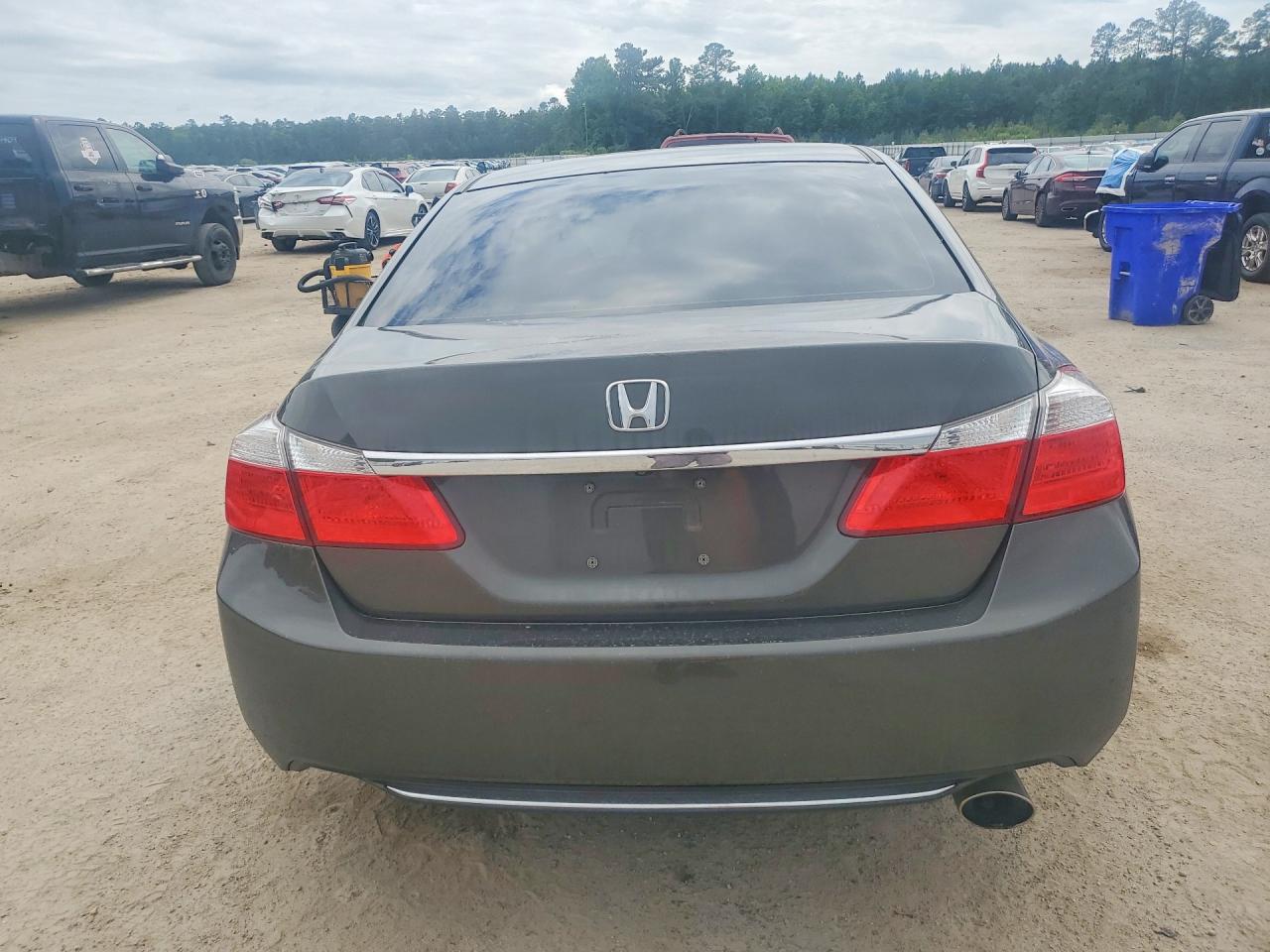 2014 HONDA ACCORD LX photo 6