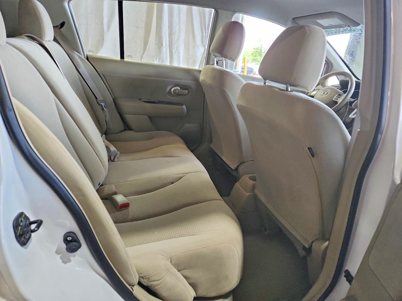 2011 NISSAN VERSA 1.8 S photo 28