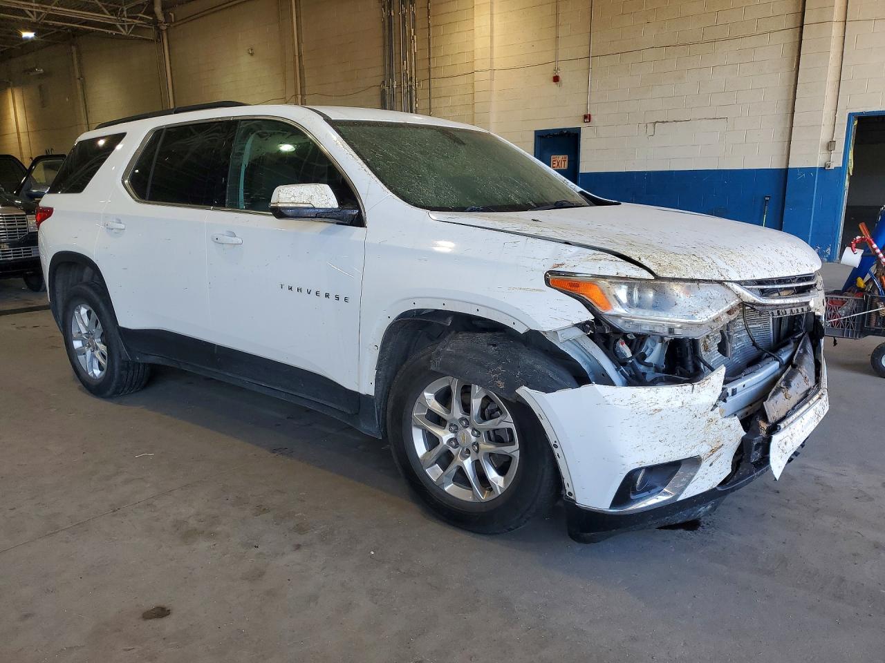 2019 CHEVROLET TRAVERSE LT photo 4