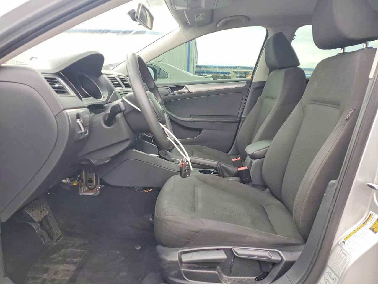 2015 VOLKSWAGEN JETTA SE photo 13