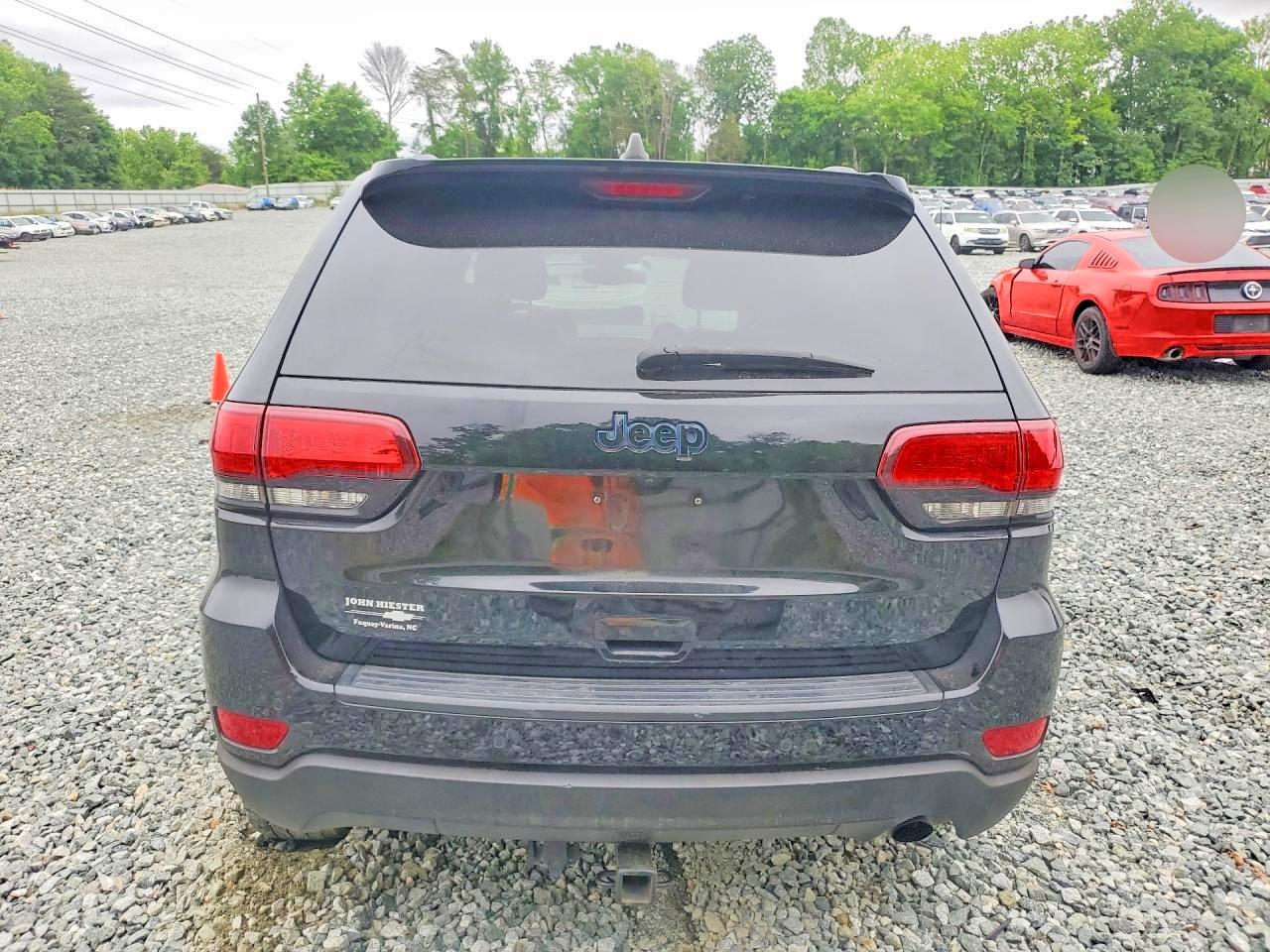 2019 JEEP GRAND CHEROKEE LAREDO photo 16