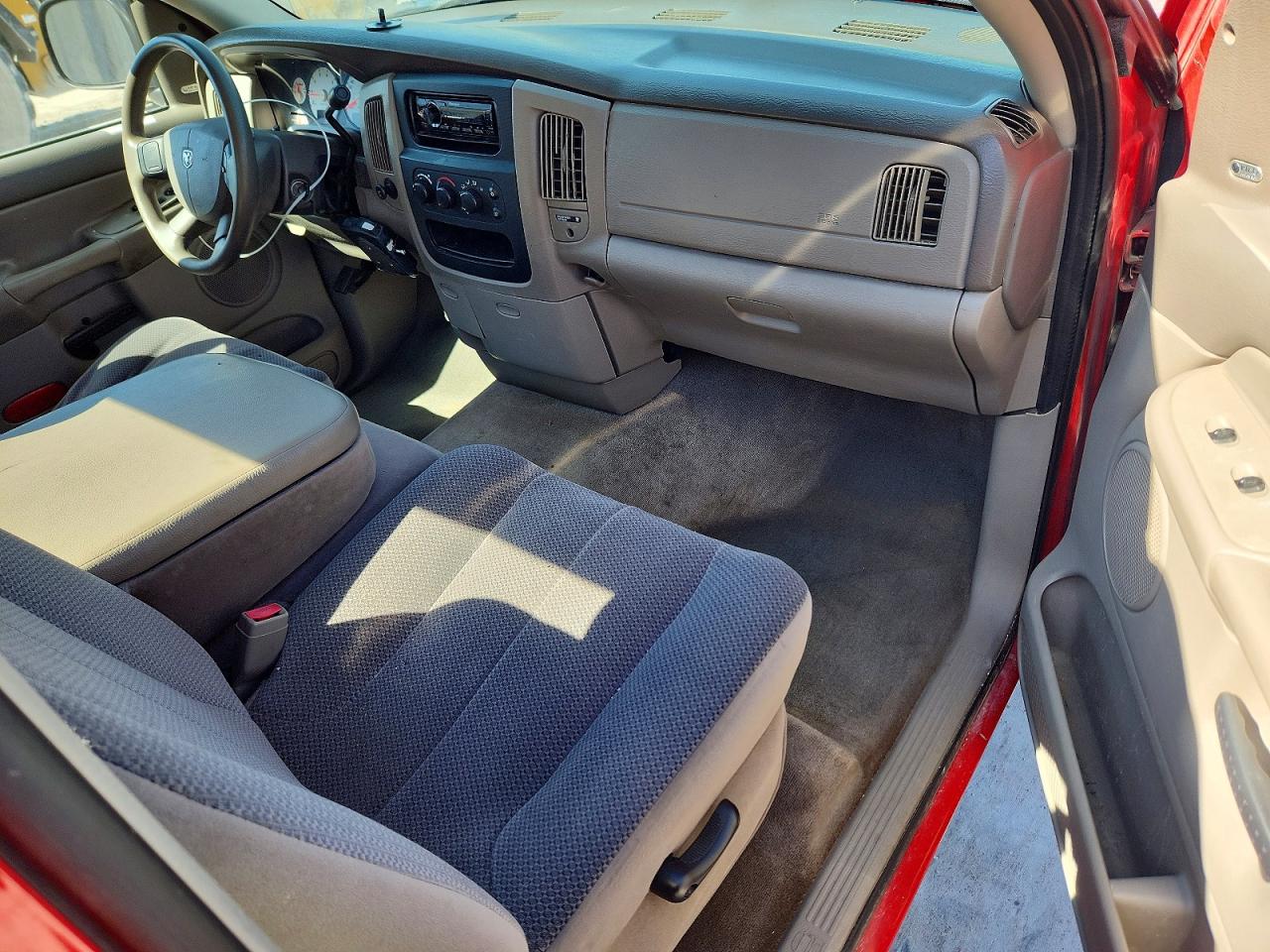 2004 DODGE RAM 1500 ST photo 22