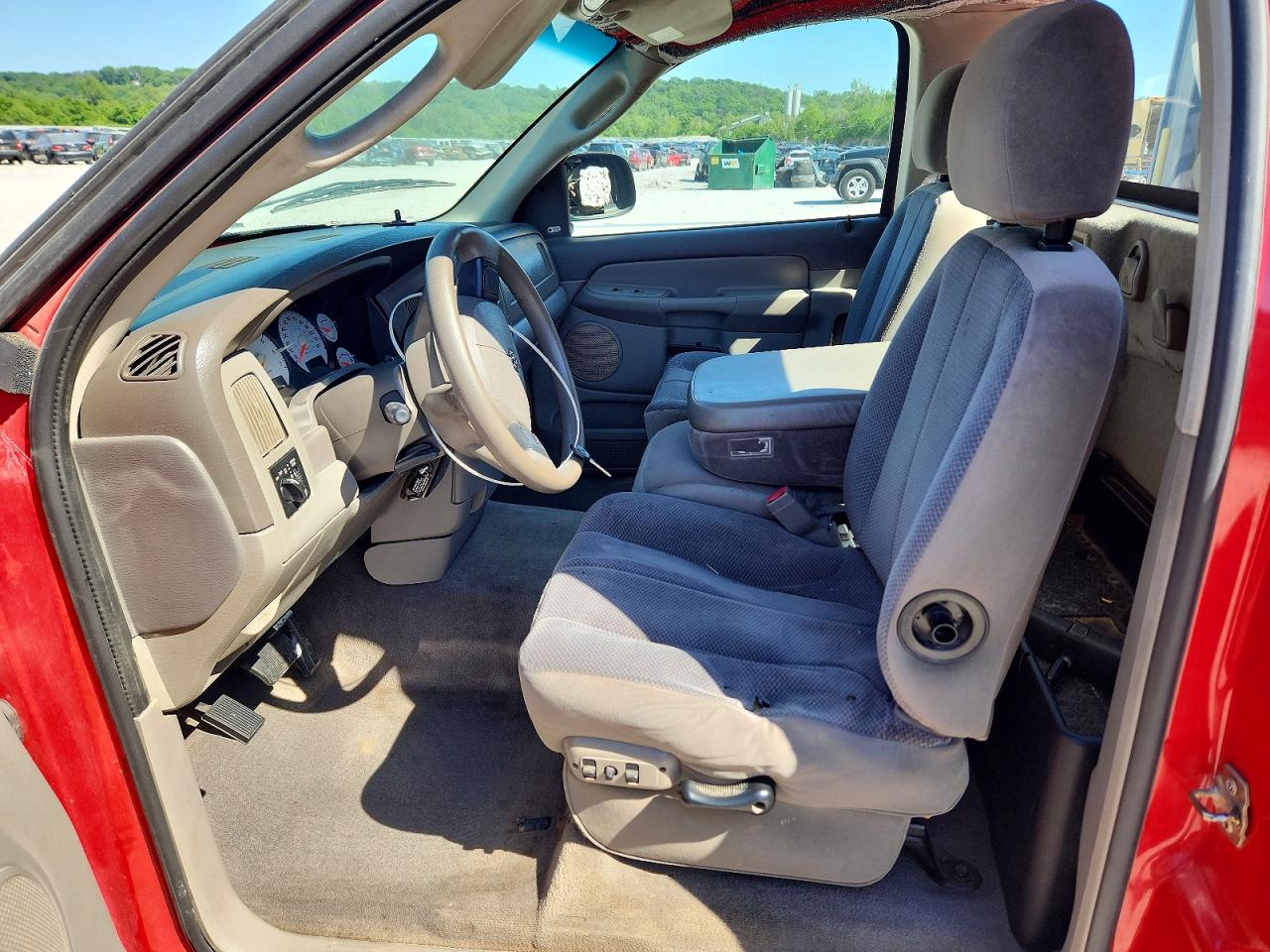2004 DODGE RAM 1500 ST photo 19