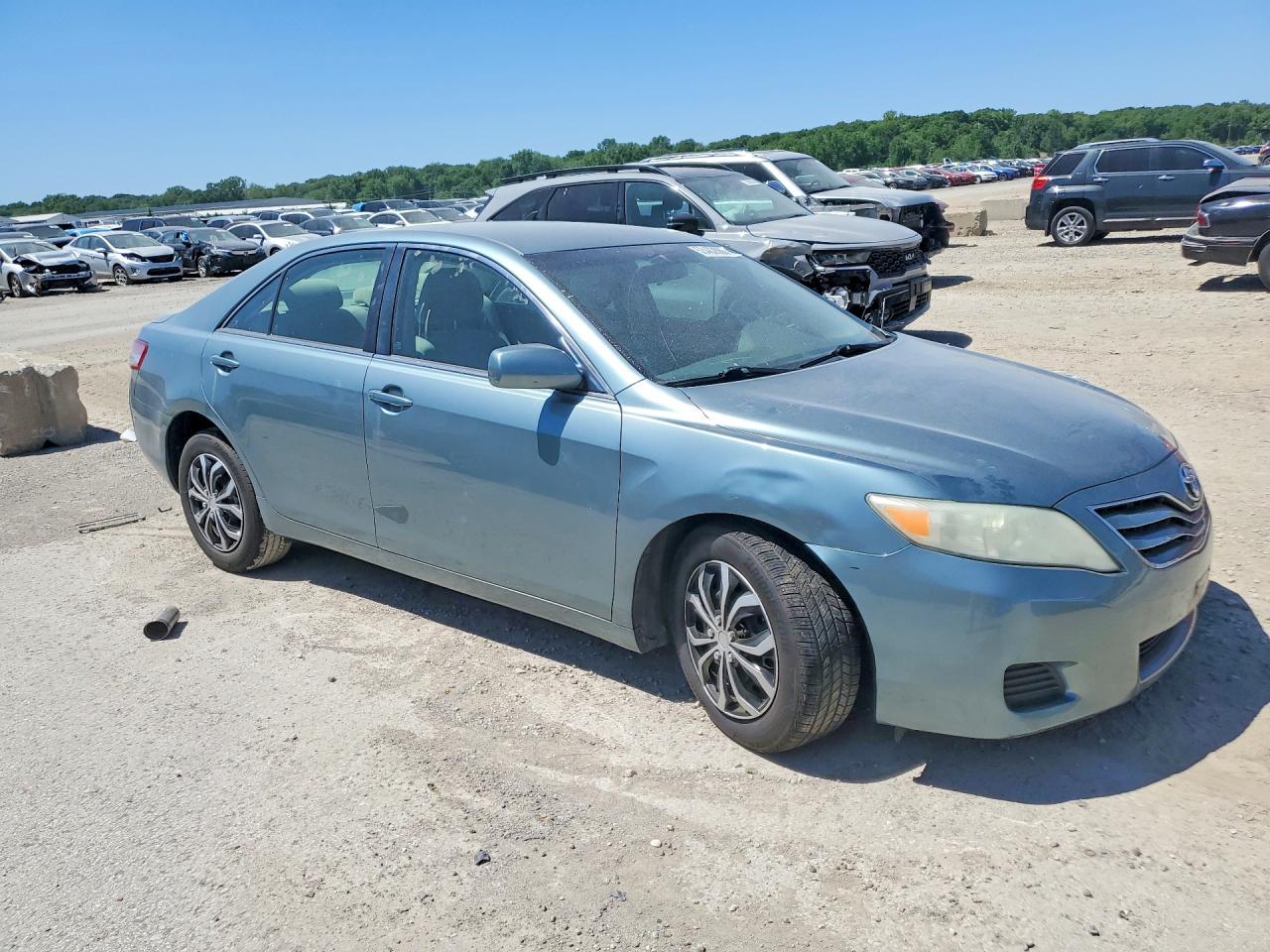 2010 TOYOTA CAMRY LE photo 10