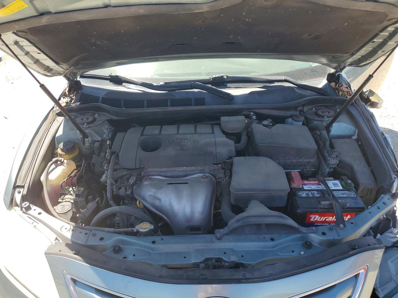 2010 TOYOTA CAMRY LE photo 31