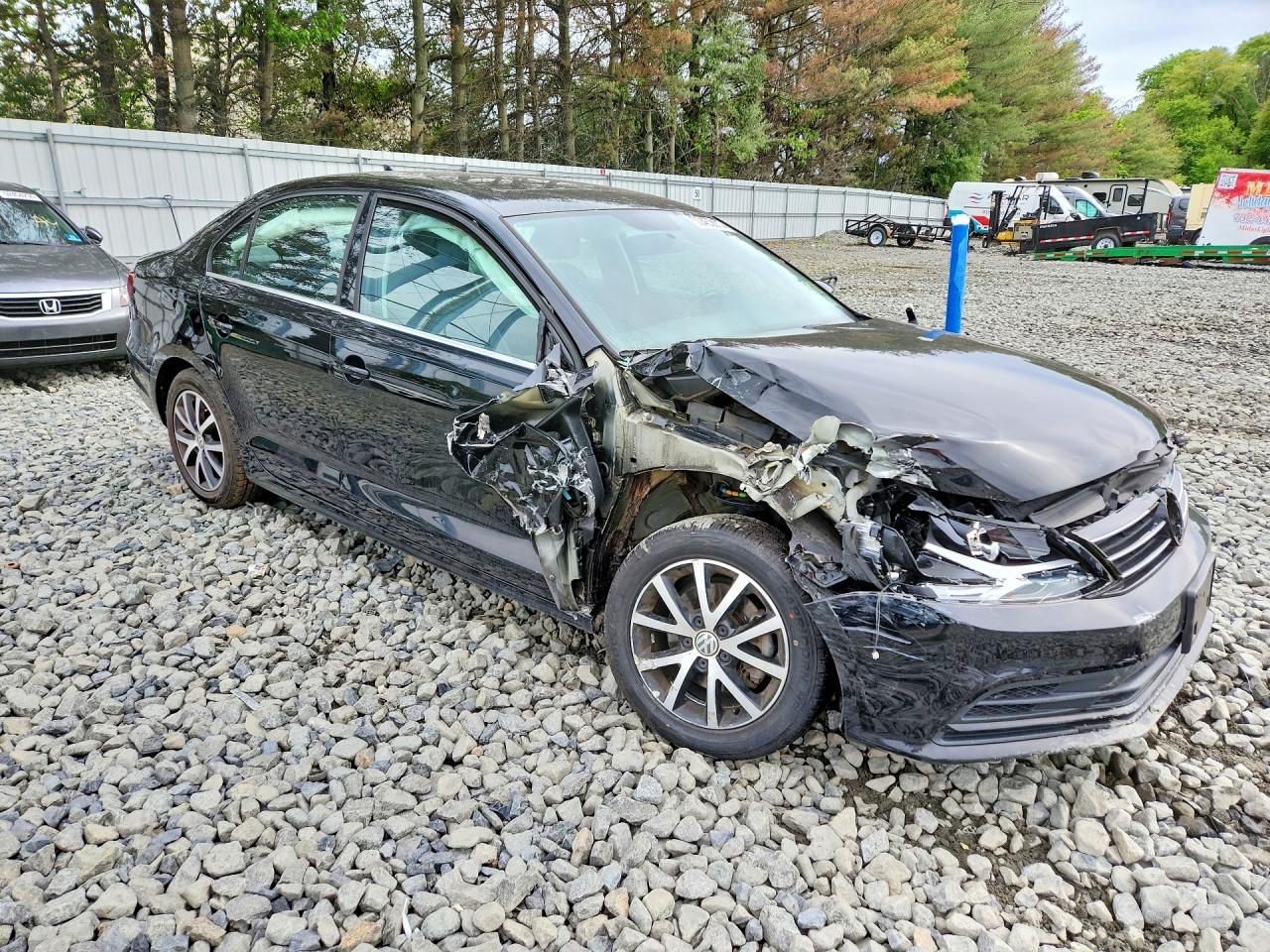 2017 VOLKSWAGEN JETTA SE photo 4