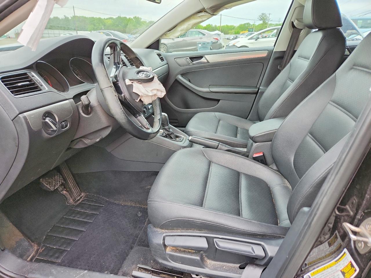 2017 VOLKSWAGEN JETTA SE photo 7