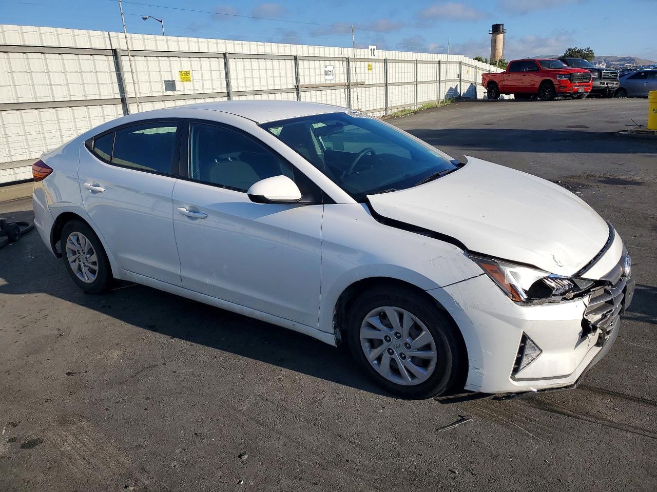 2019 HYUNDAI ELANTRA SE photo 10