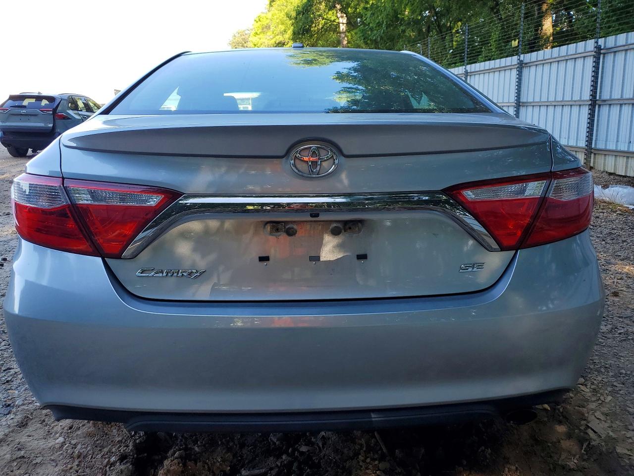 2017 TOYOTA CAMRY SE photo 11