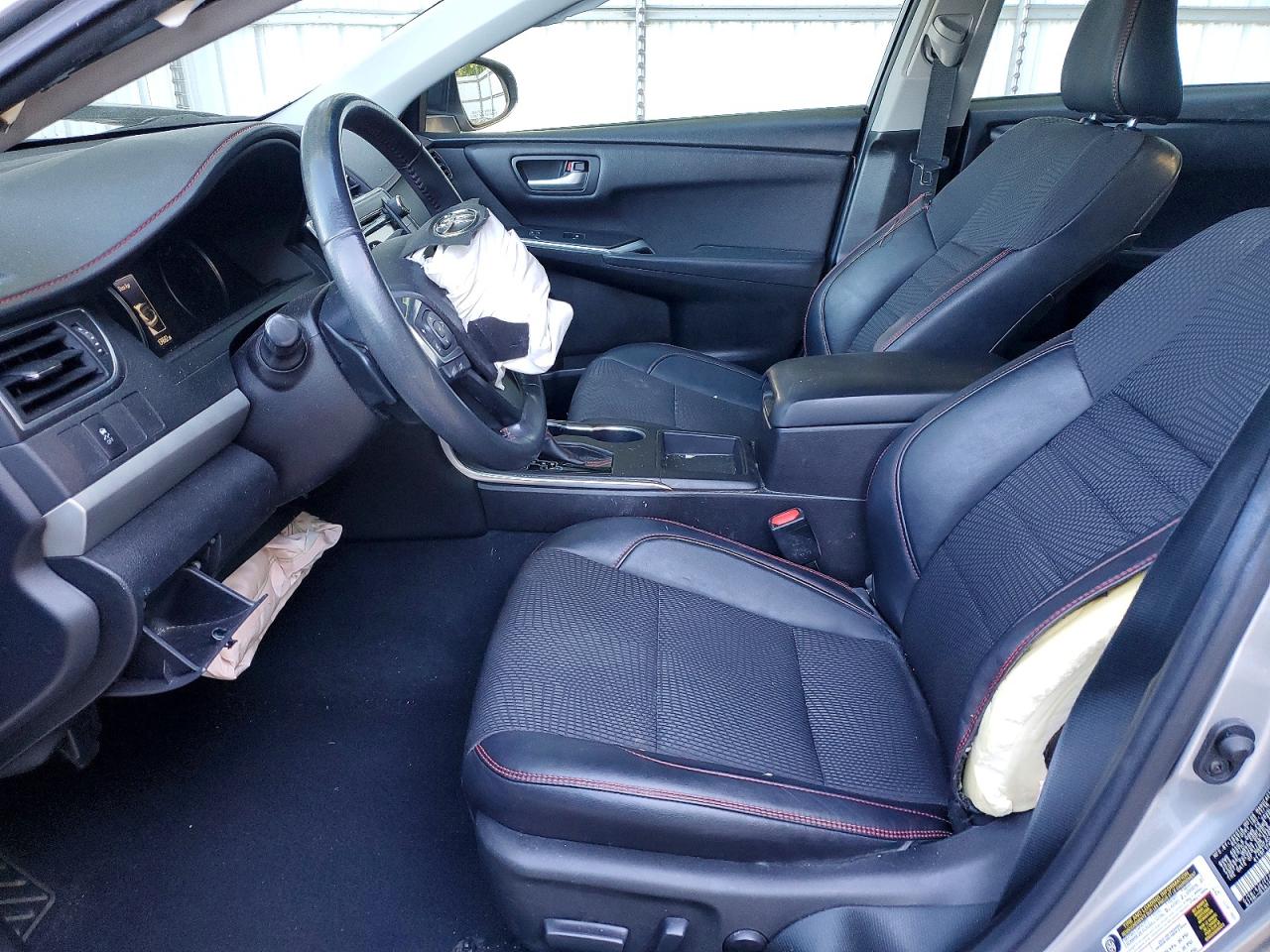 2017 TOYOTA CAMRY SE photo 13