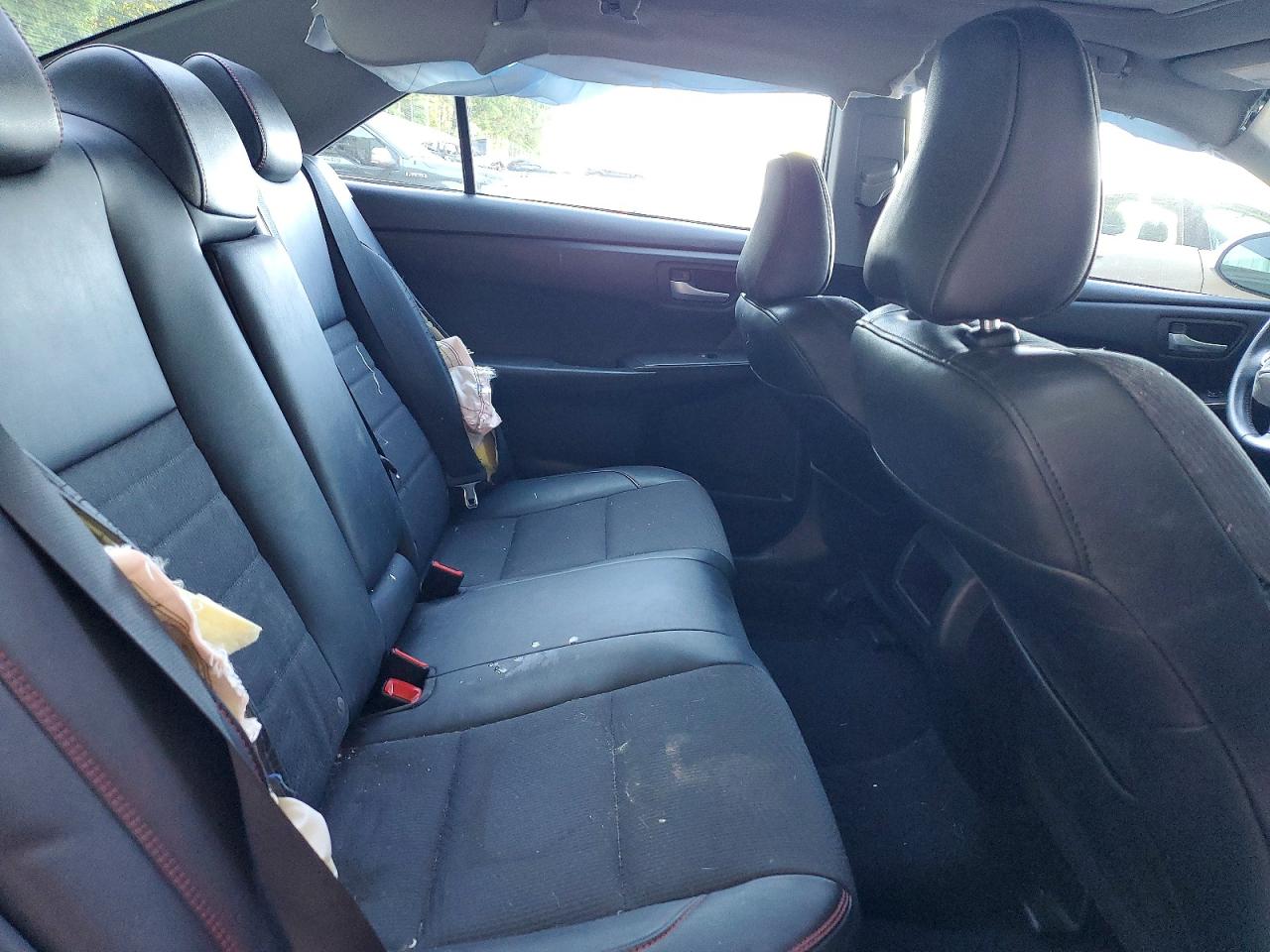 2017 TOYOTA CAMRY SE photo 19