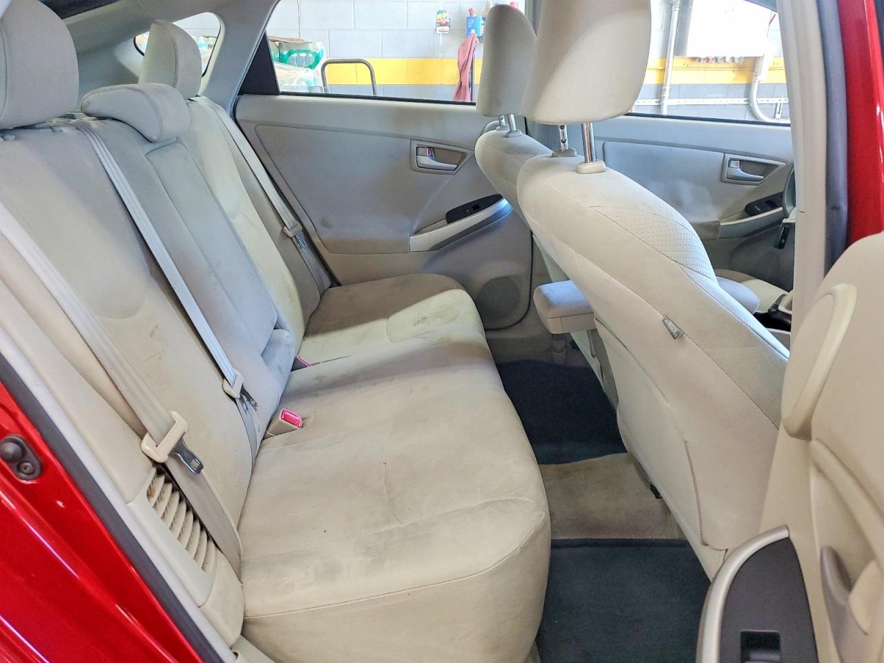 2010 TOYOTA PRIUS III photo 28