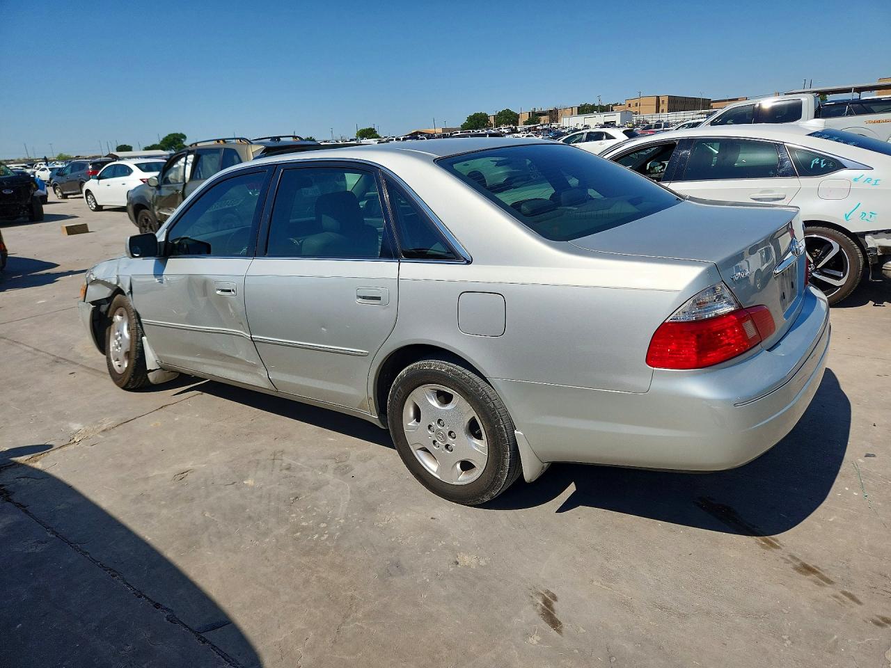 2004 TOYOTA AVALON XLS photo 4