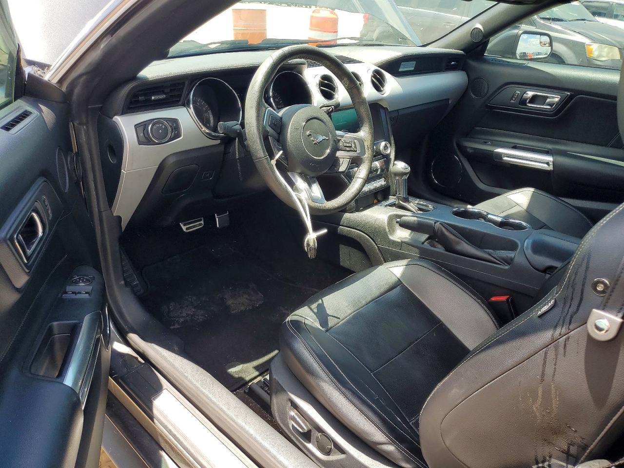 2015 FORD MUSTANG photo 15