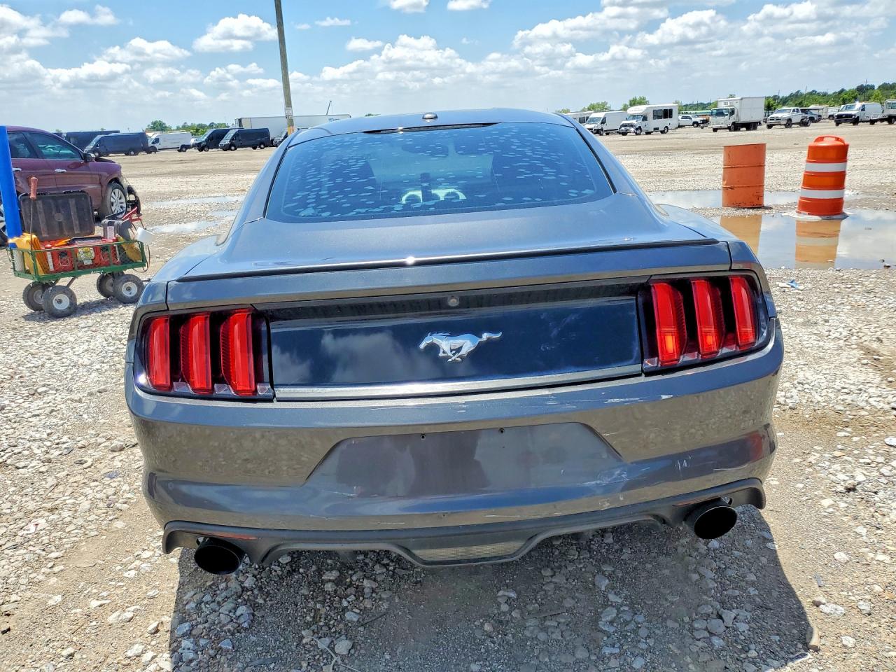 2015 FORD MUSTANG photo 11