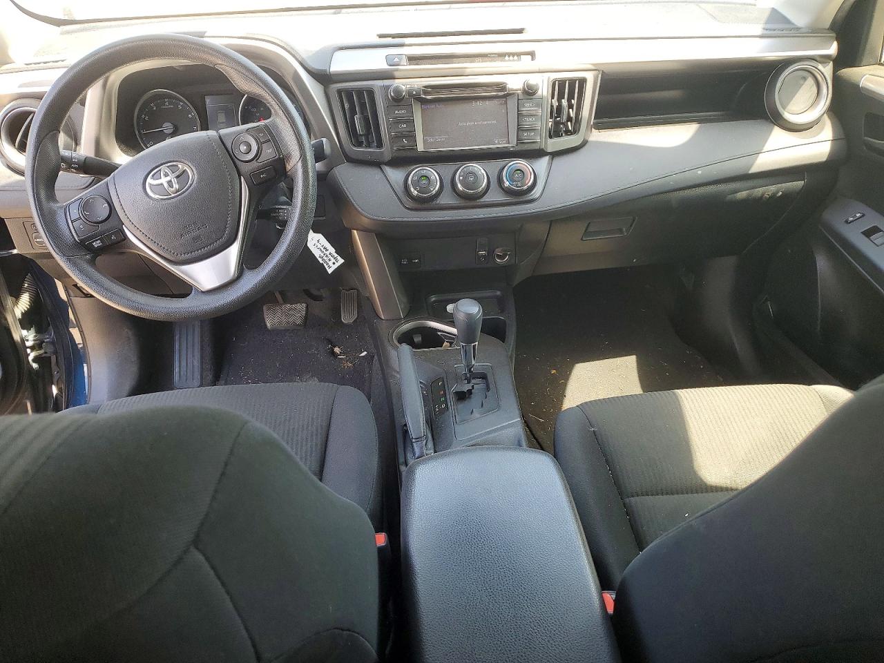 2018 TOYOTA RAV4 LE photo 22