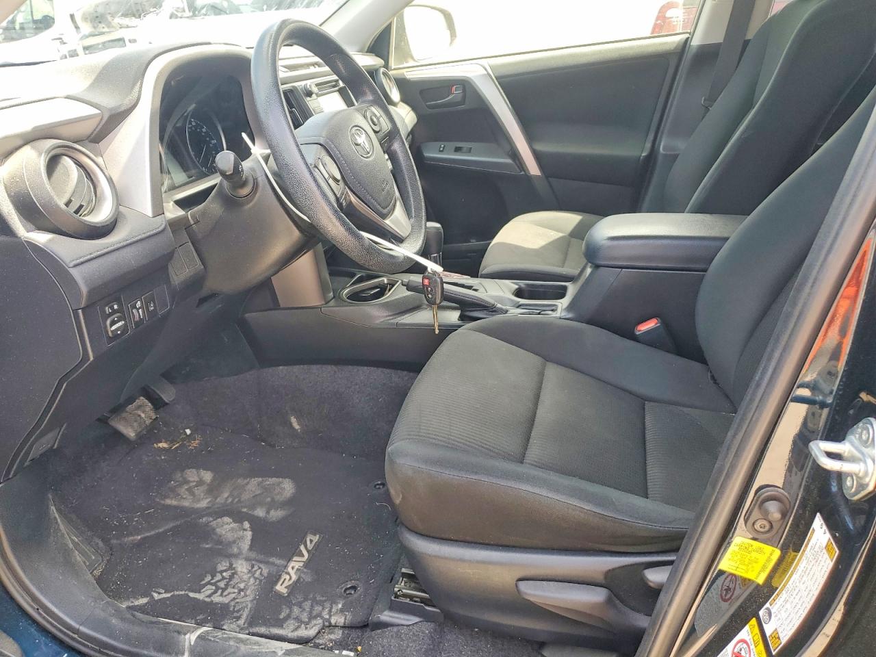 2018 TOYOTA RAV4 LE photo 19