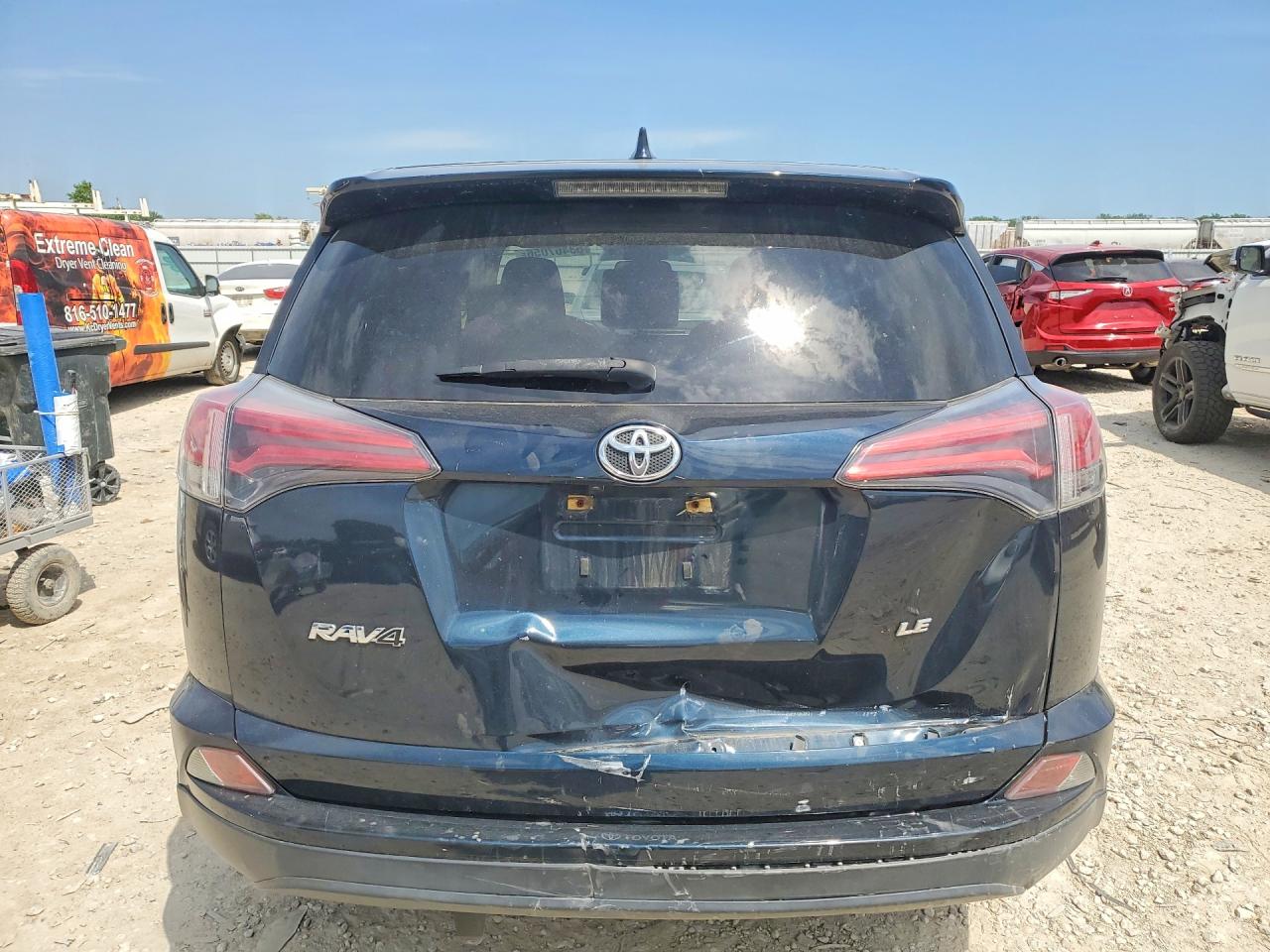 2018 TOYOTA RAV4 LE photo 16