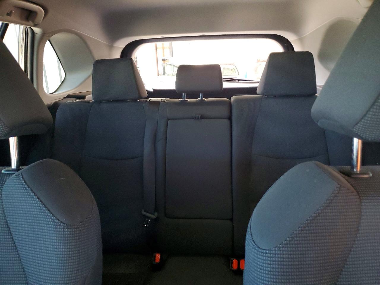 2022 TOYOTA RAV4 LE photo 10