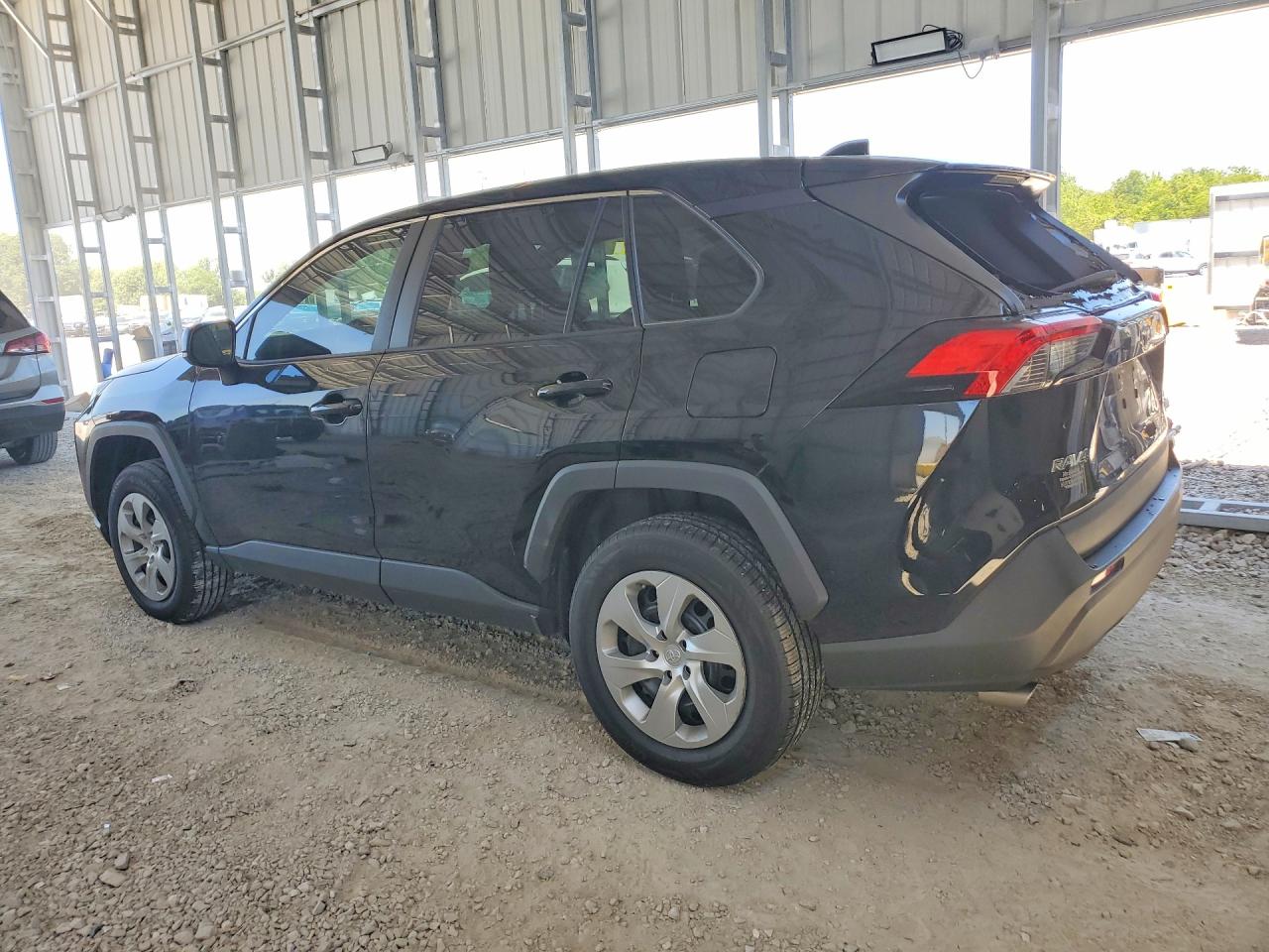 2022 TOYOTA RAV4 LE photo 2