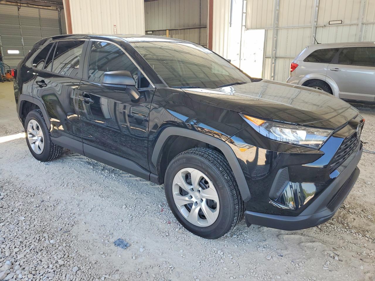 2022 TOYOTA RAV4 LE photo 4