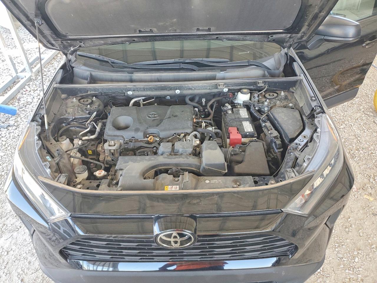 2022 TOYOTA RAV4 LE photo 12