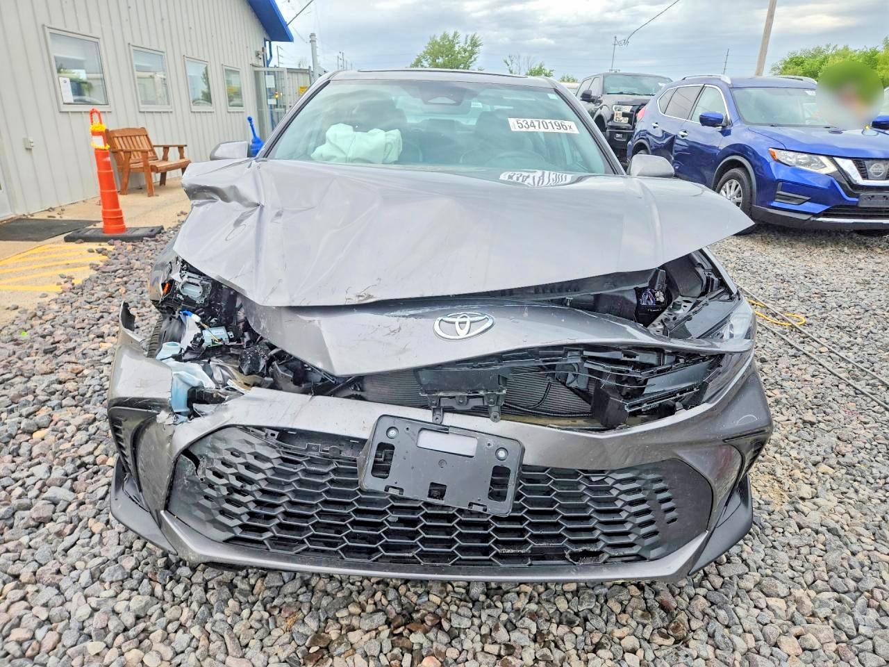 2025 TOYOTA CAMRY SE photo 9