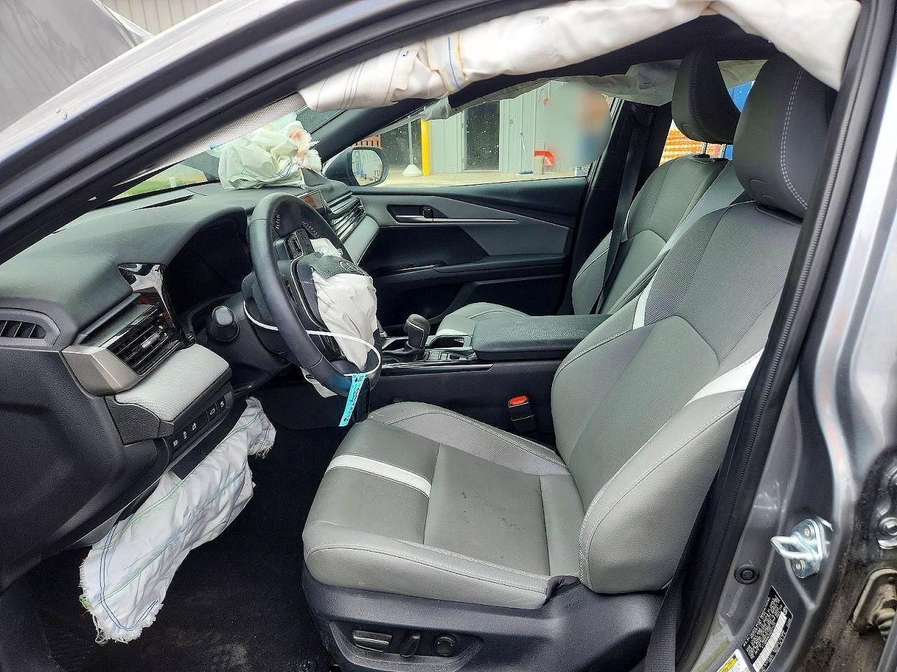 2025 TOYOTA CAMRY SE photo 13