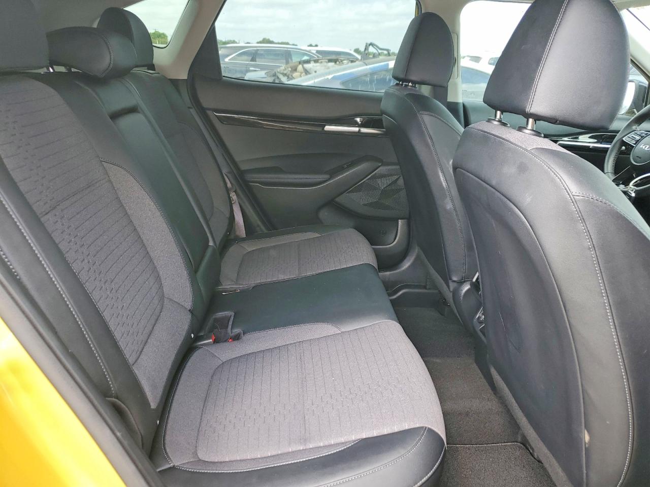 2023 KIA SELTOS S photo 21