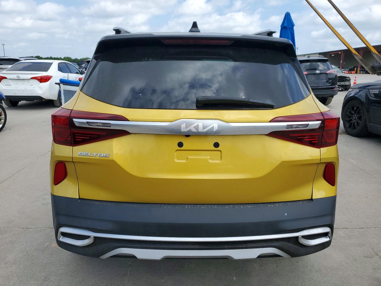 2023 KIA SELTOS S photo 11
