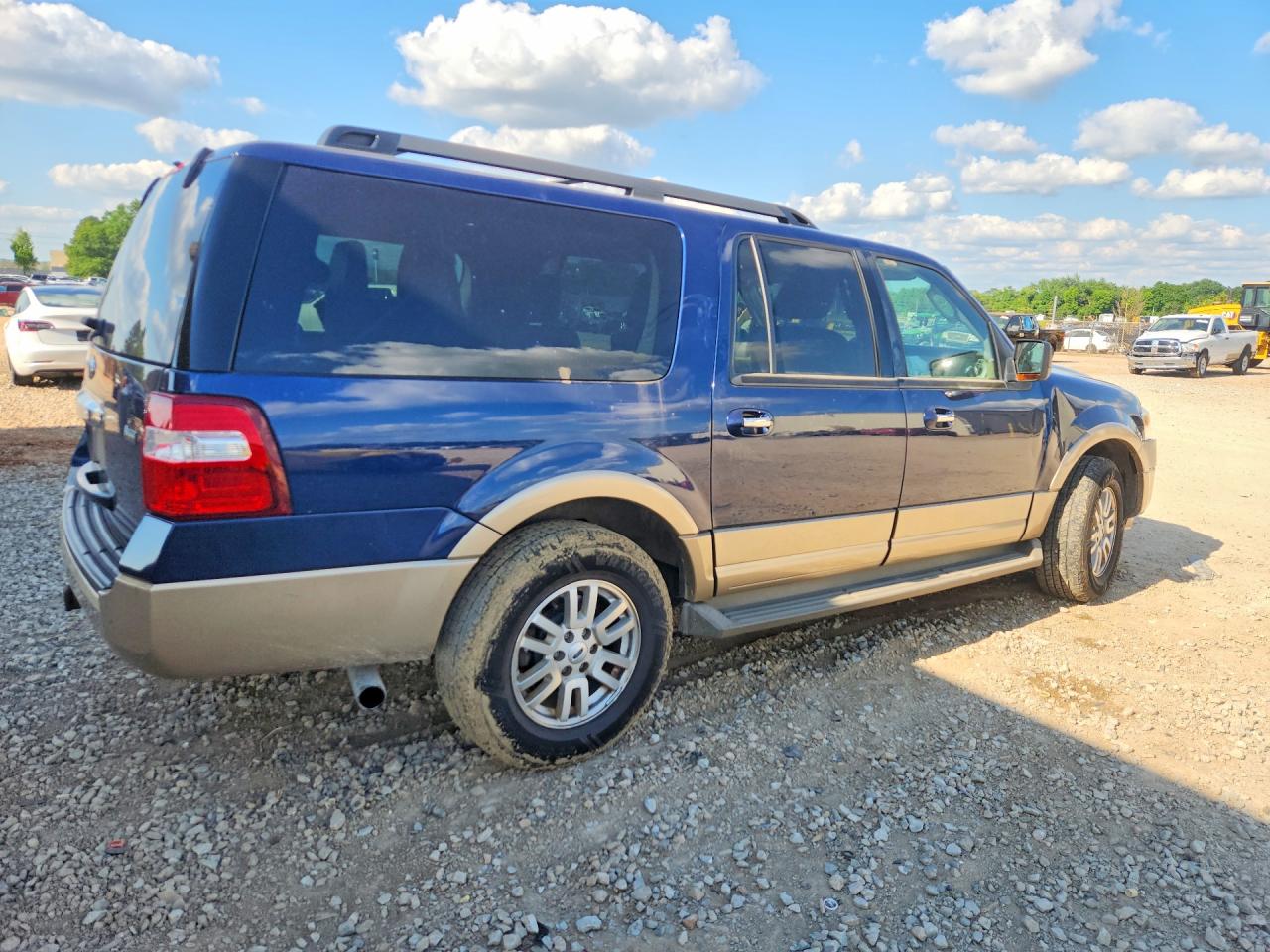 2011 FORD EXPEDITION EL XLT photo 5