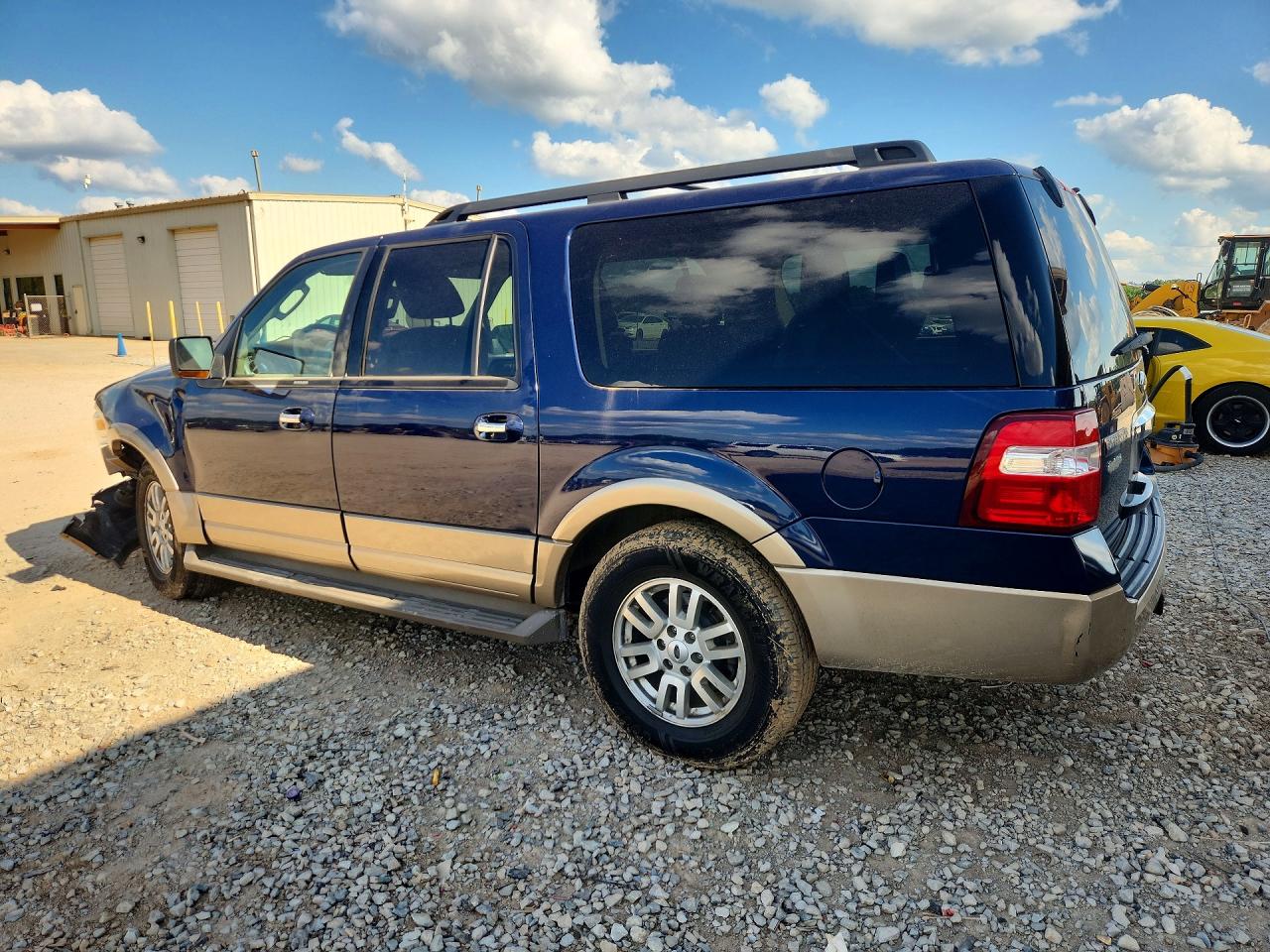 2011 FORD EXPEDITION EL XLT photo 3