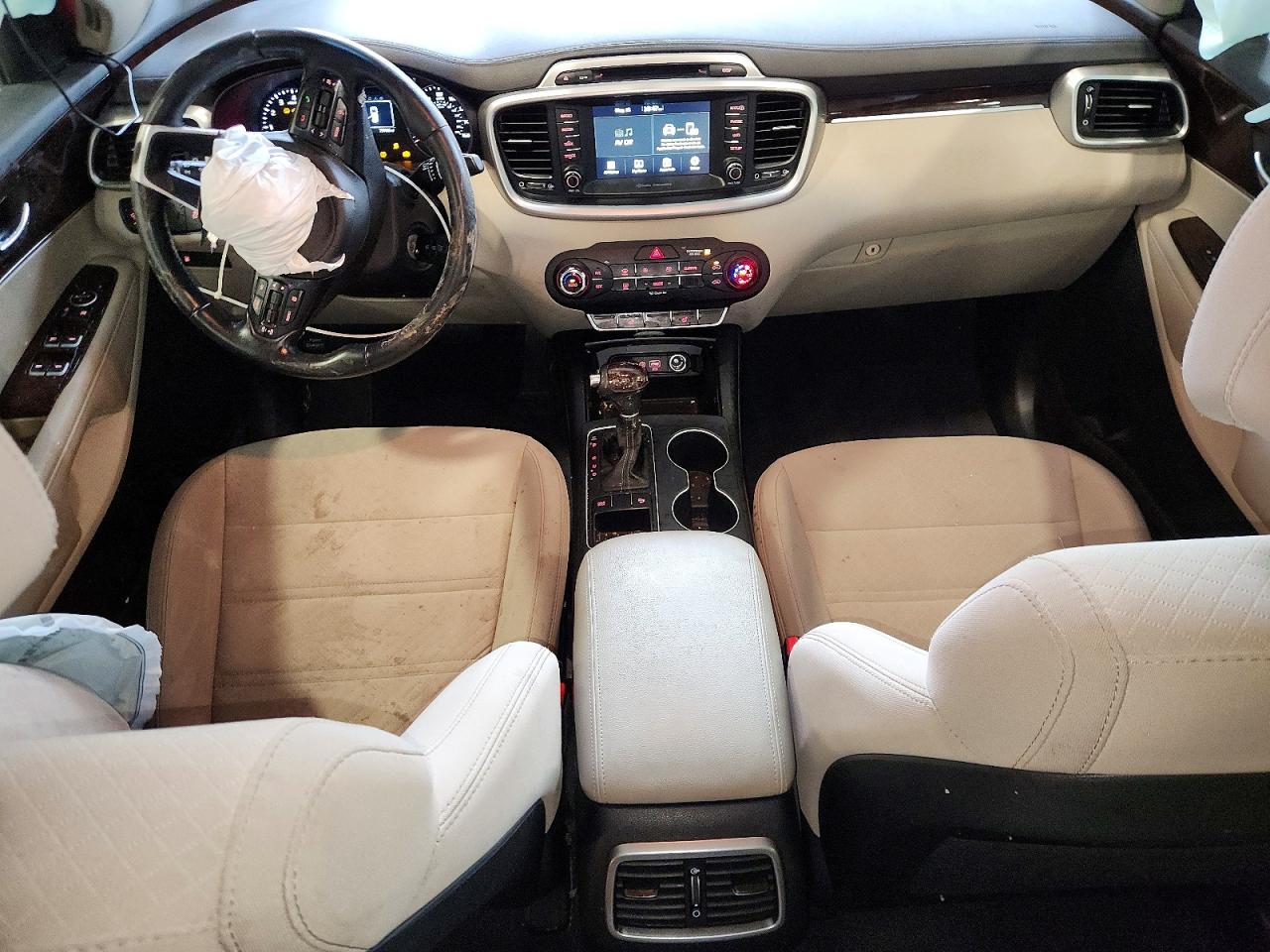 2017 KIA SORENTO LX photo 8
